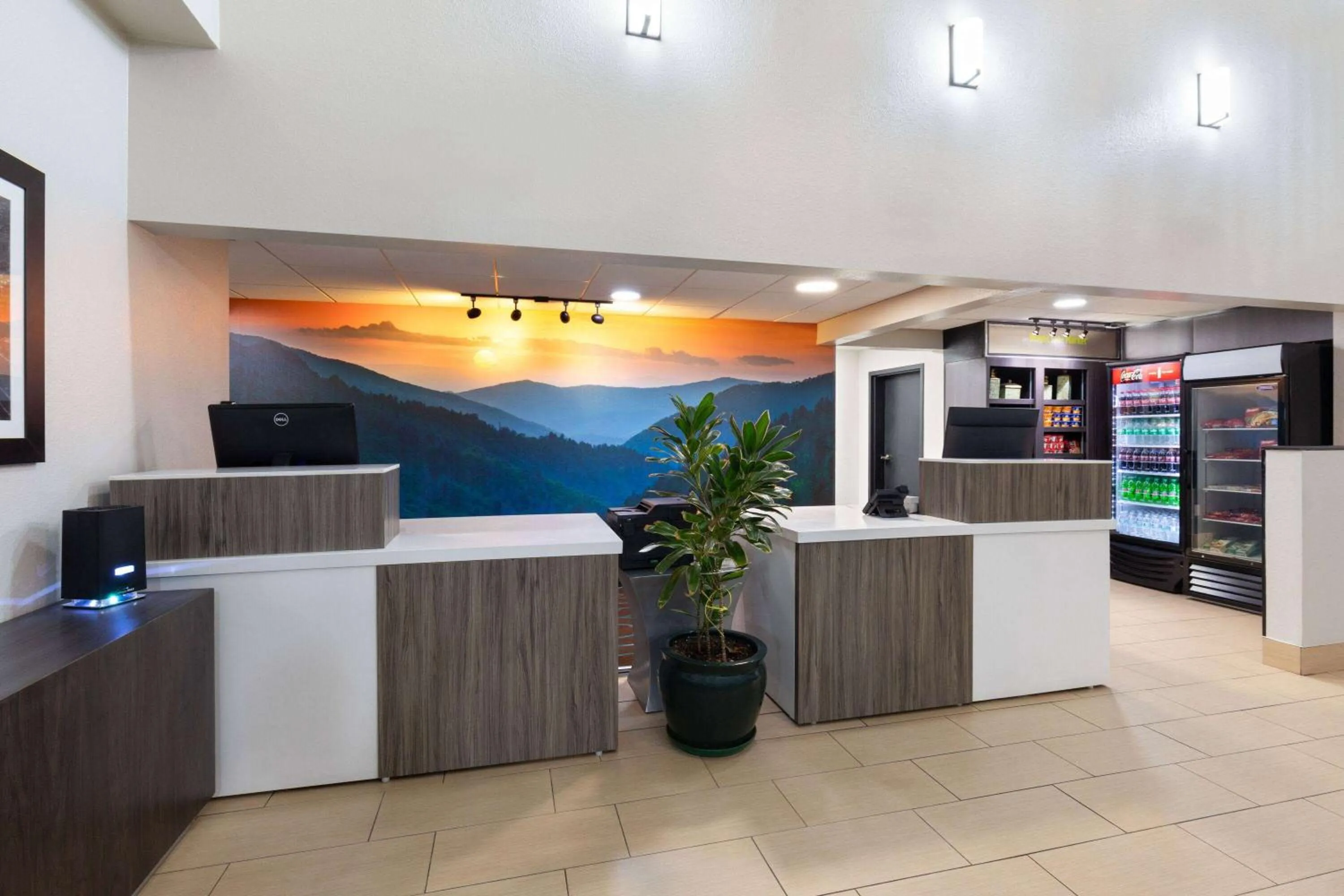 Lobby or reception in La Quinta by Wyndham Sevierville / Kodak