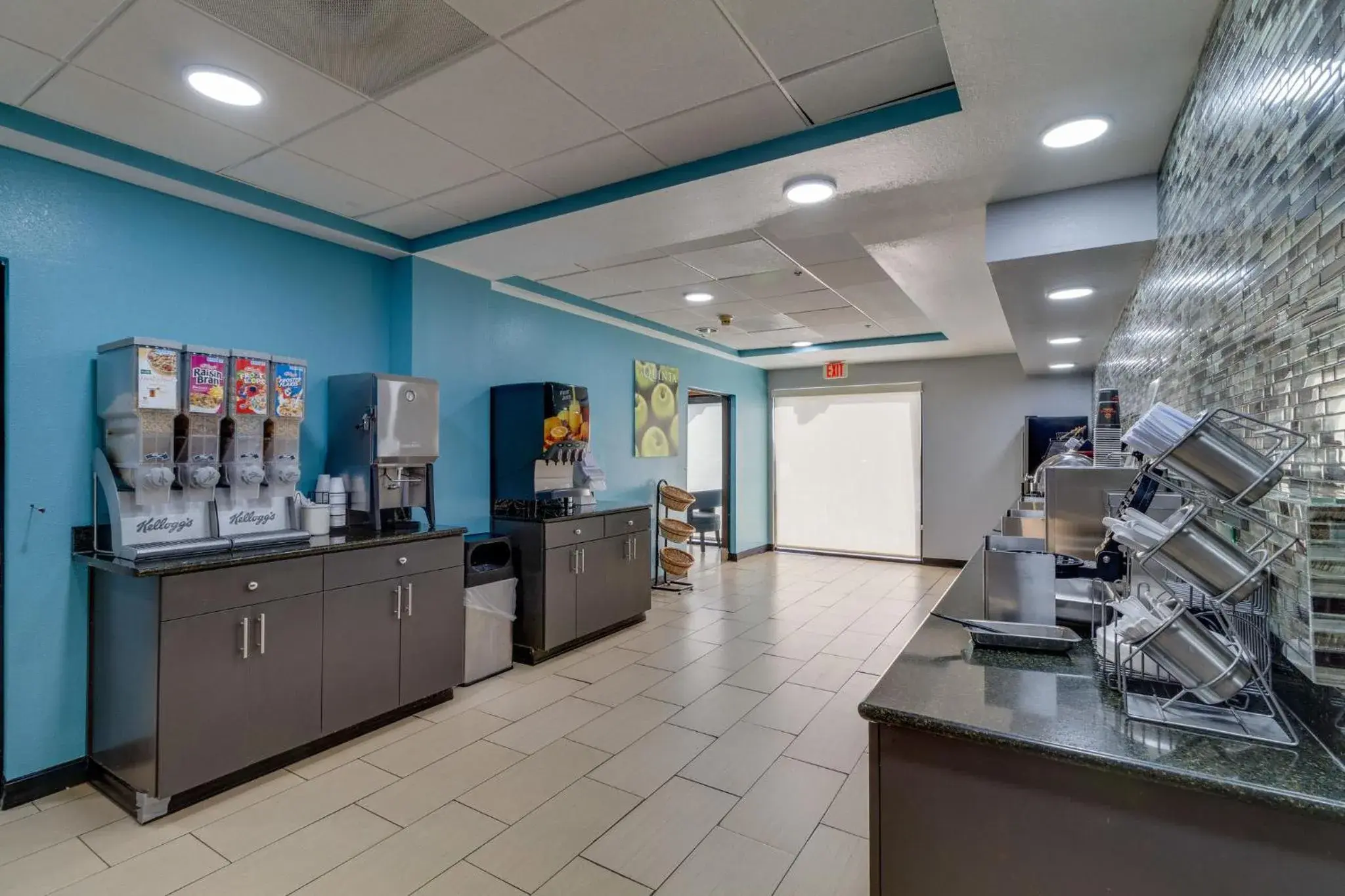 Continental breakfast in La Quinta by Wyndham Sevierville / Kodak Continental breakfast in La Quinta by Wyndham Sevierville / Kodak