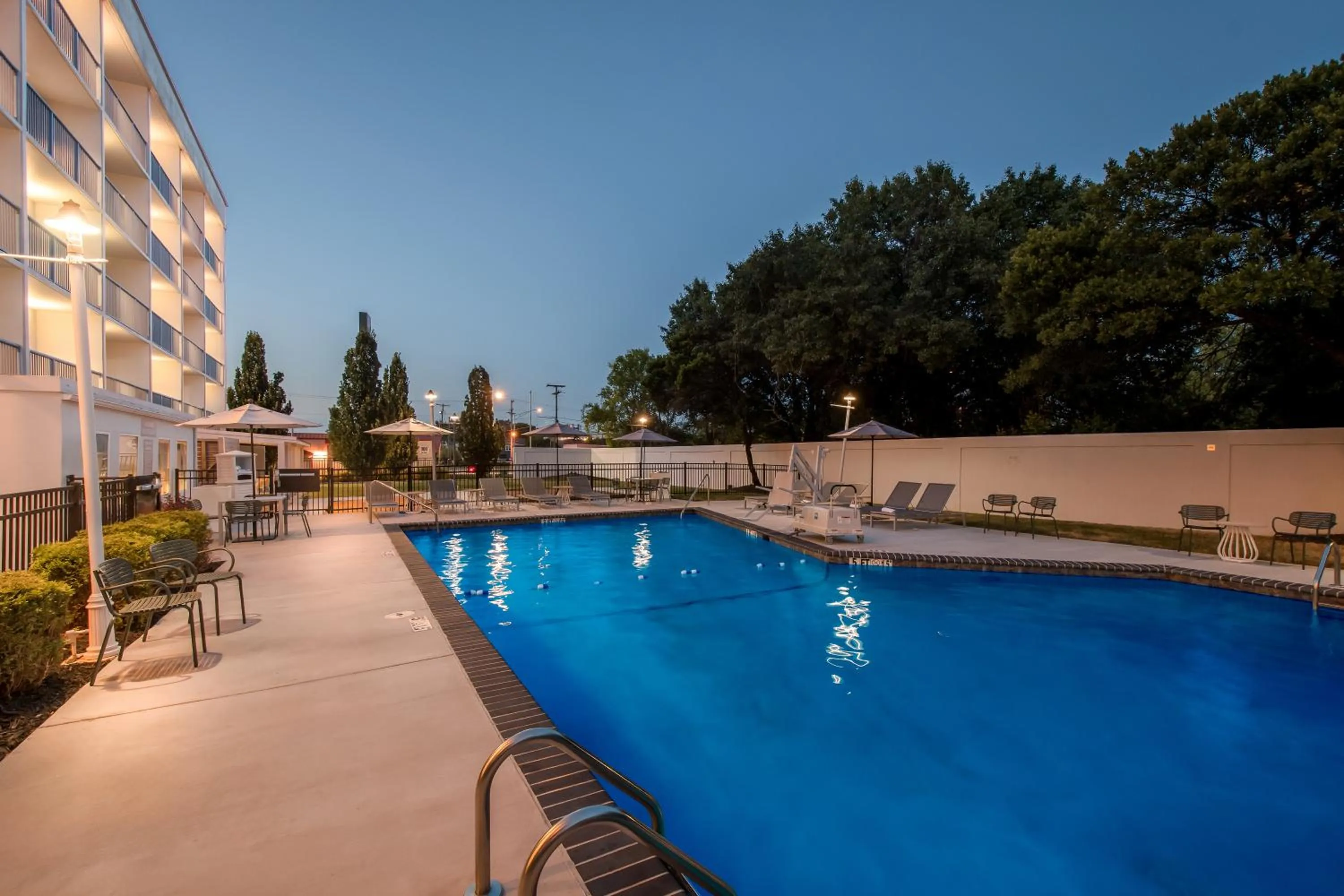 Swimming pool in Spark by Hilton Chattanooga Downtown
