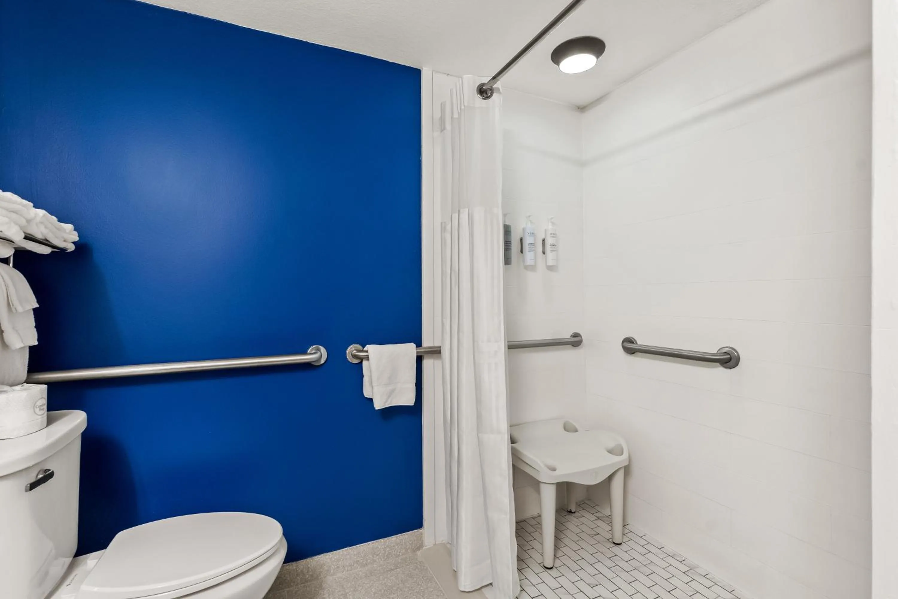 Shower in Spark by Hilton Chattanooga Downtown