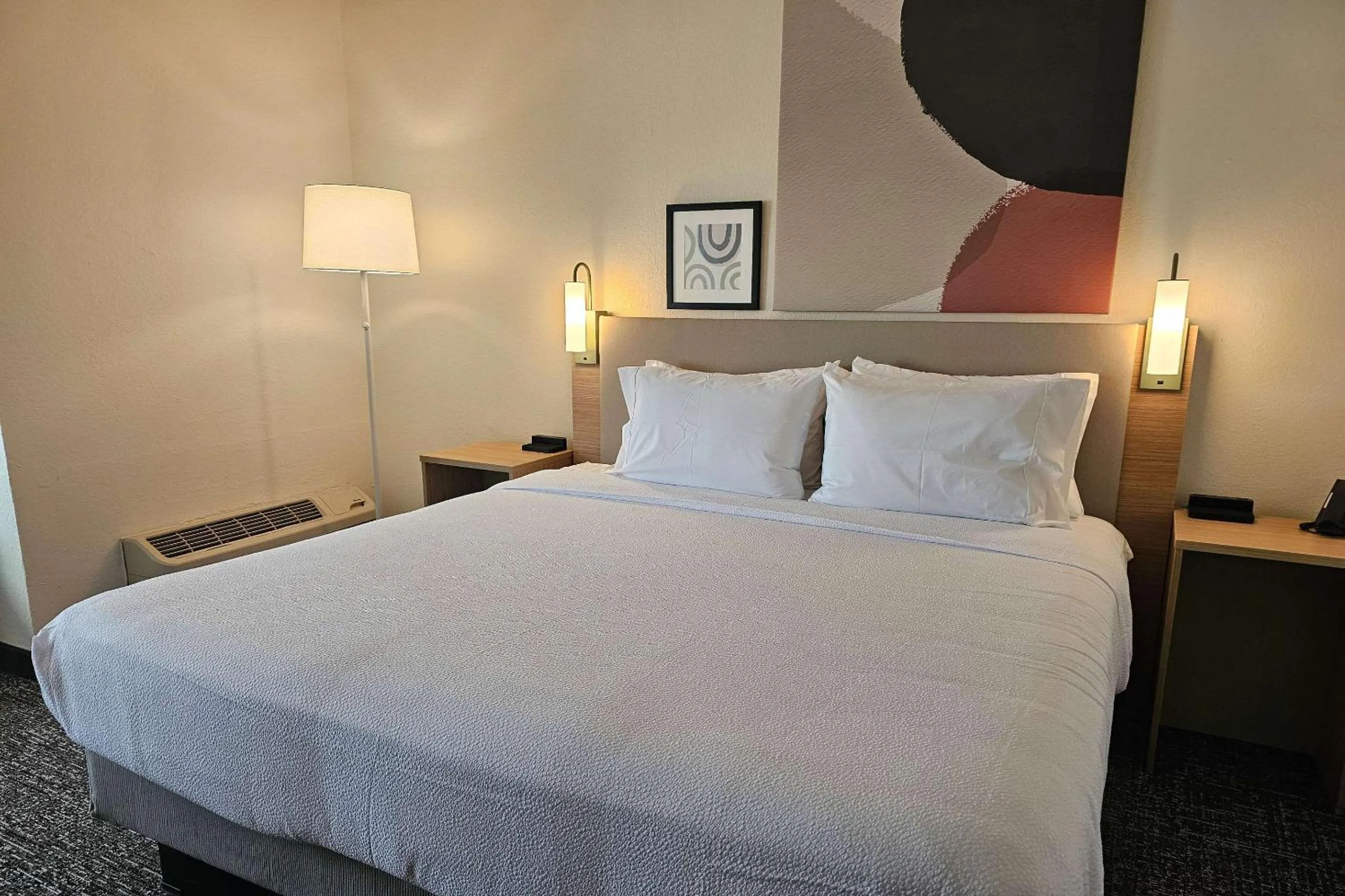 Bedroom, Bed in District 3 Hotel, Ascend Hotel Collection