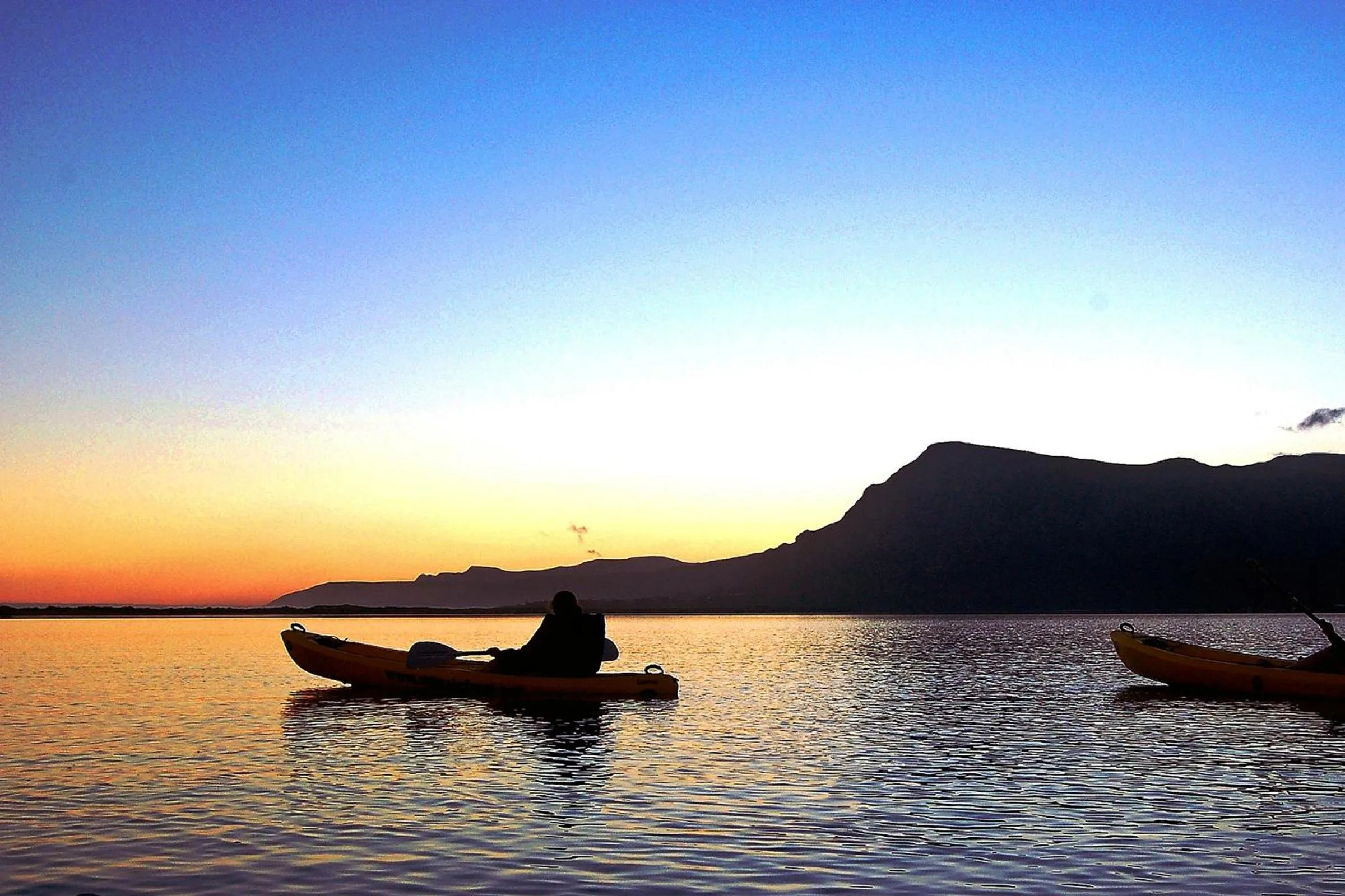 Canoeing in Mosaic Lagoon Lodge