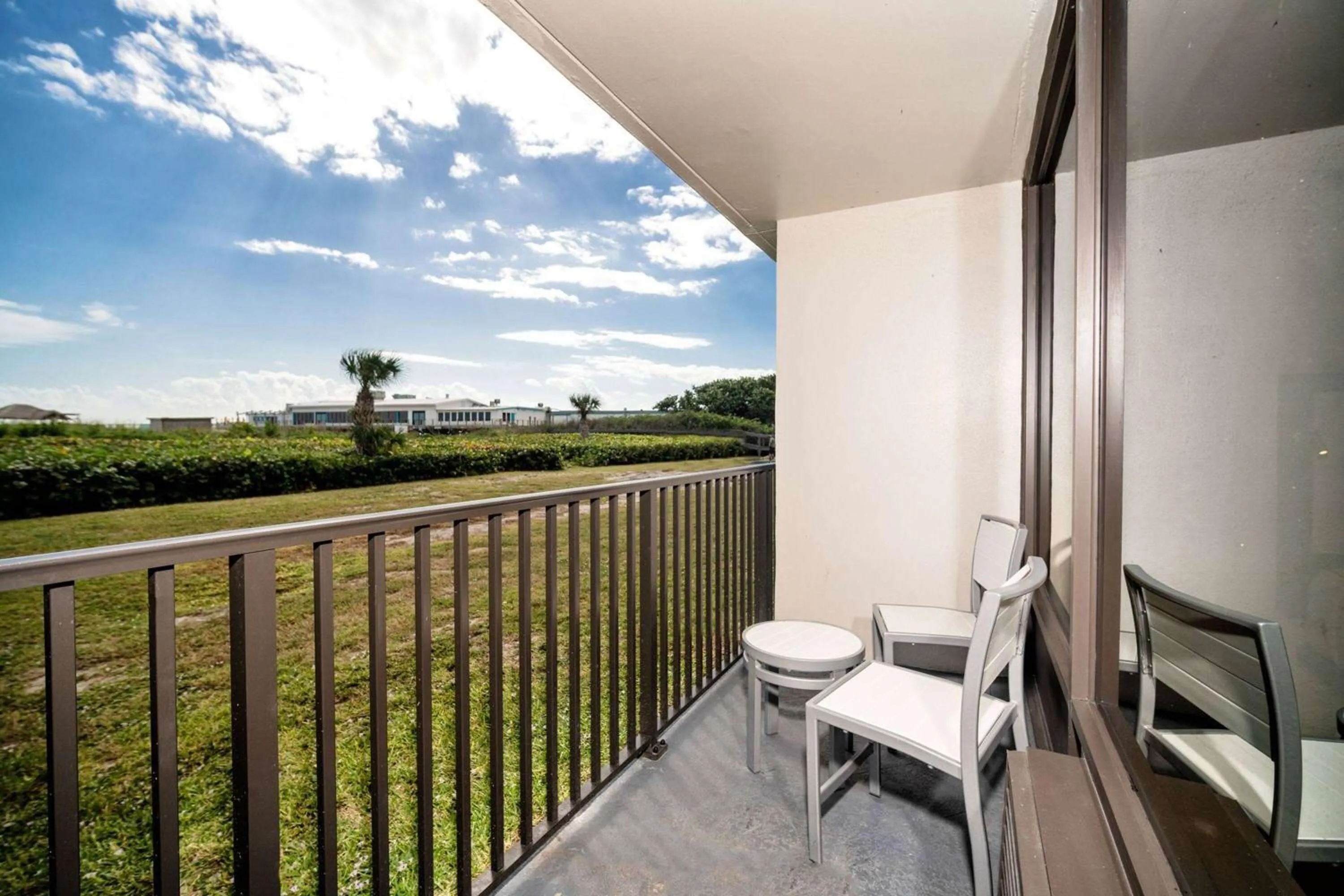 Photo of the whole room in La Quinta by Wyndham Cocoa Beach Oceanfront