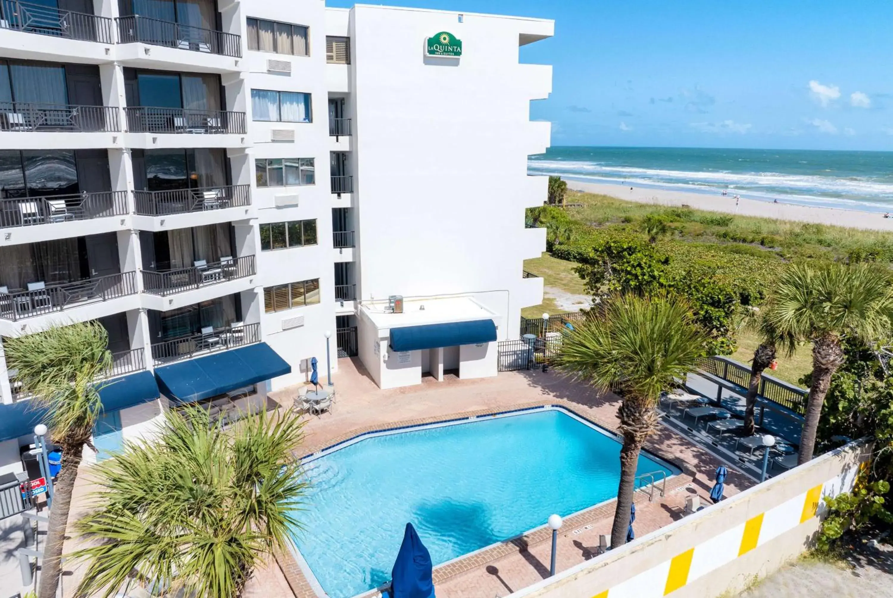 Pool view in La Quinta by Wyndham Cocoa Beach Oceanfront Pool view in La Quinta by Wyndham Cocoa Beach Oceanfront