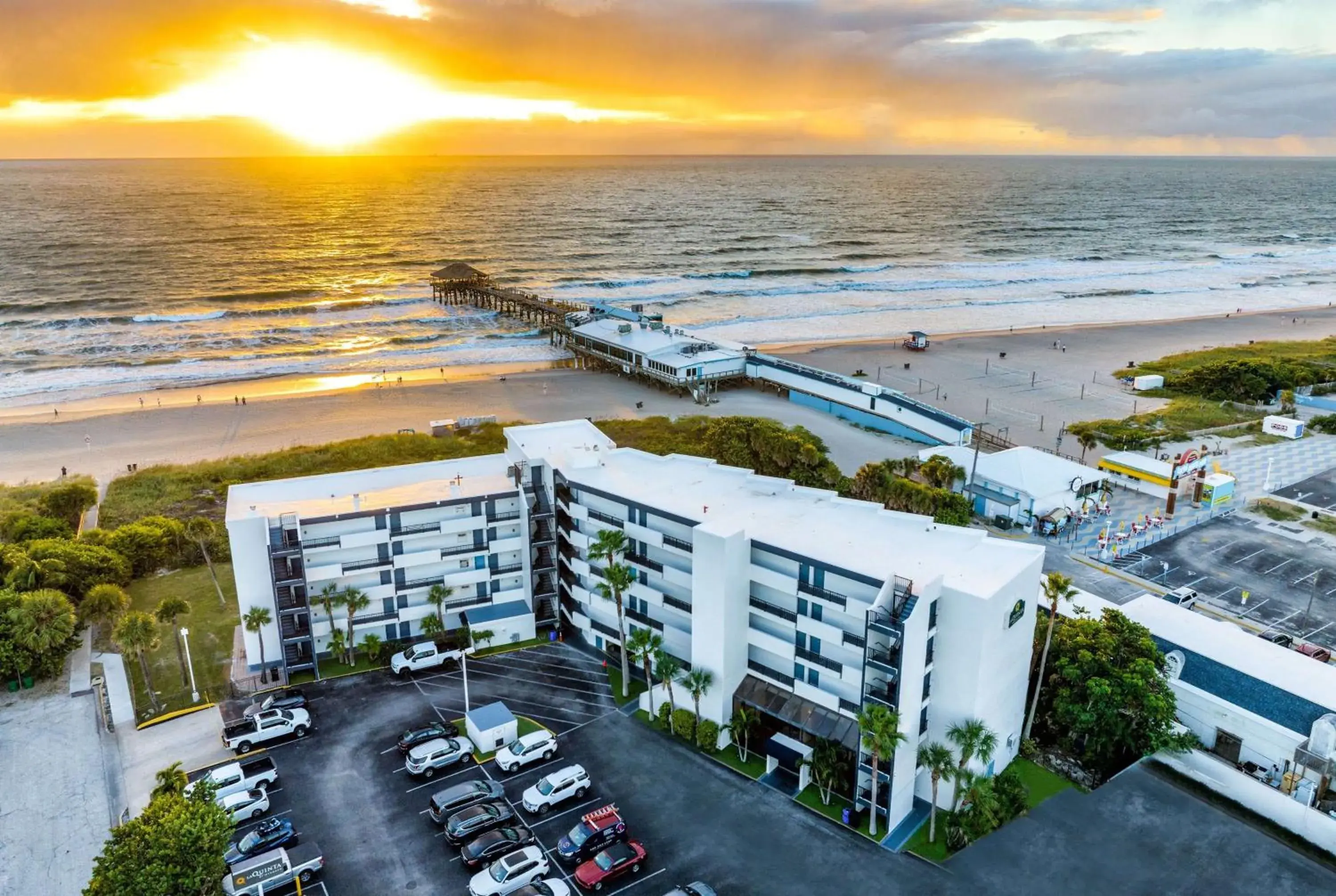 Property building in La Quinta by Wyndham Cocoa Beach Oceanfront Property building in La Quinta by Wyndham Cocoa Beach Oceanfront