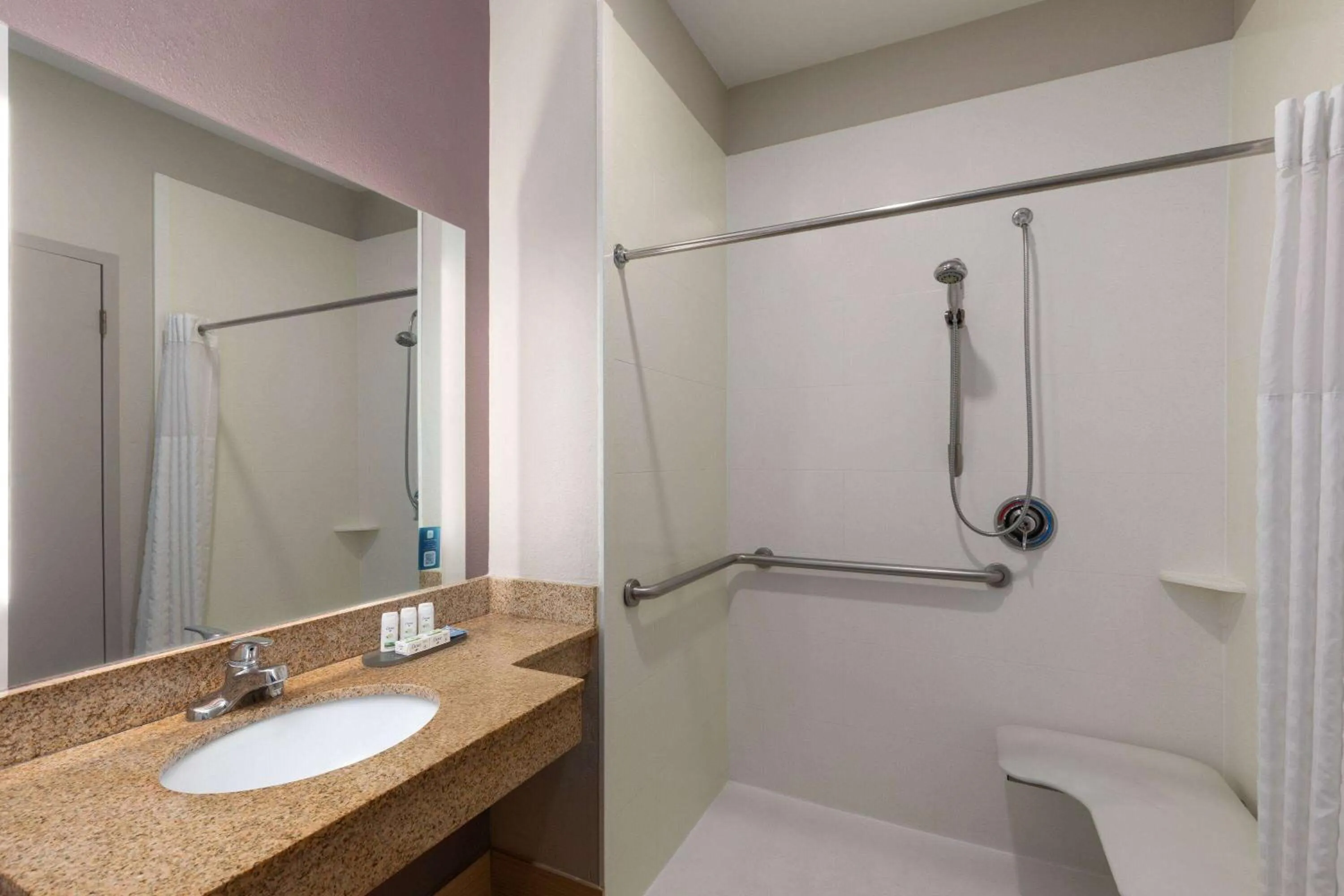 Shower in La Quinta by Wyndham Snellville - Stone Mountain