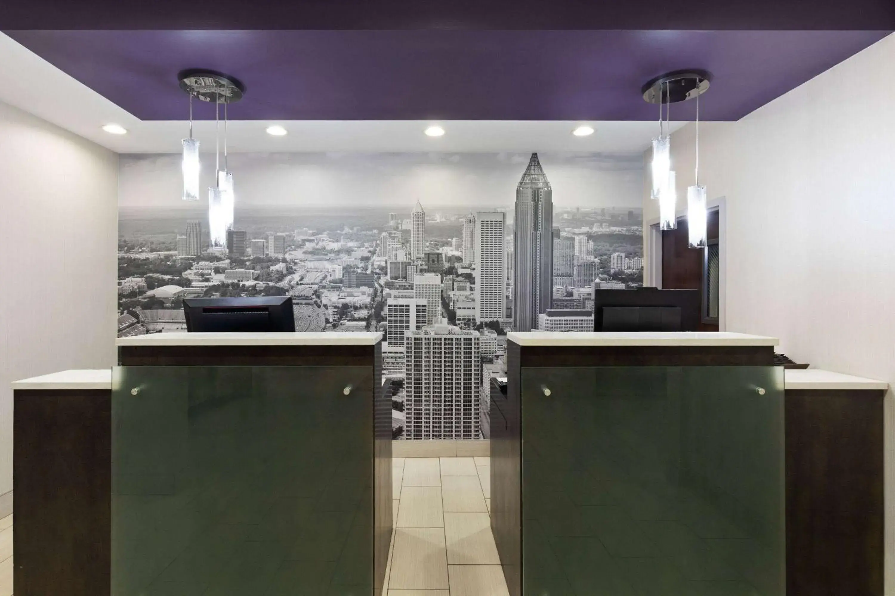 Lobby or reception in La Quinta by Wyndham Snellville - Stone Mountain Lobby or reception in La Quinta by Wyndham Snellville - Stone Mountain