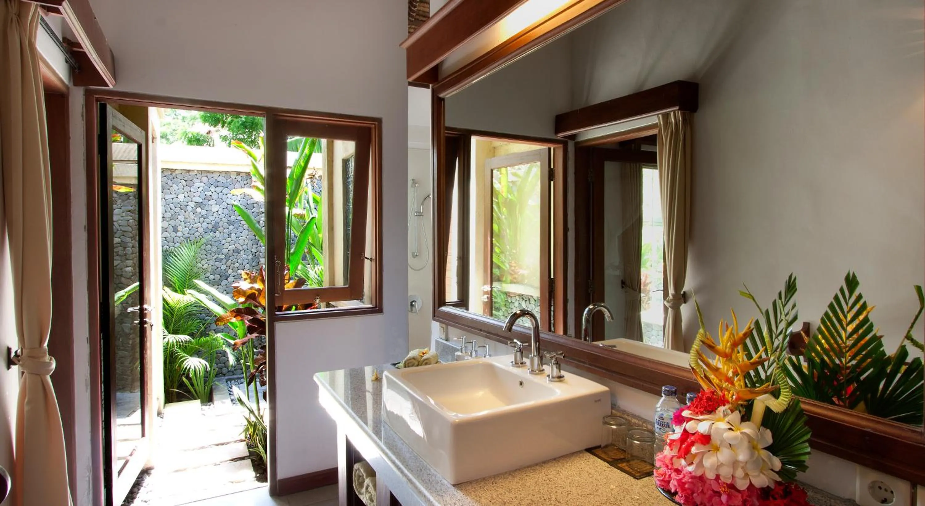 Shower in Villa Wilali