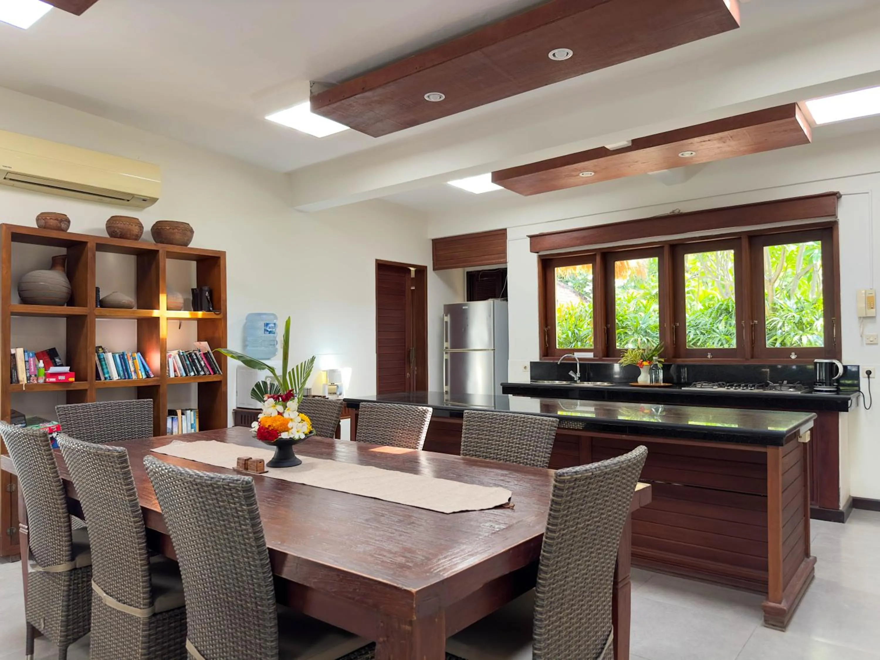 Kitchen or kitchenette in Villa Wilali