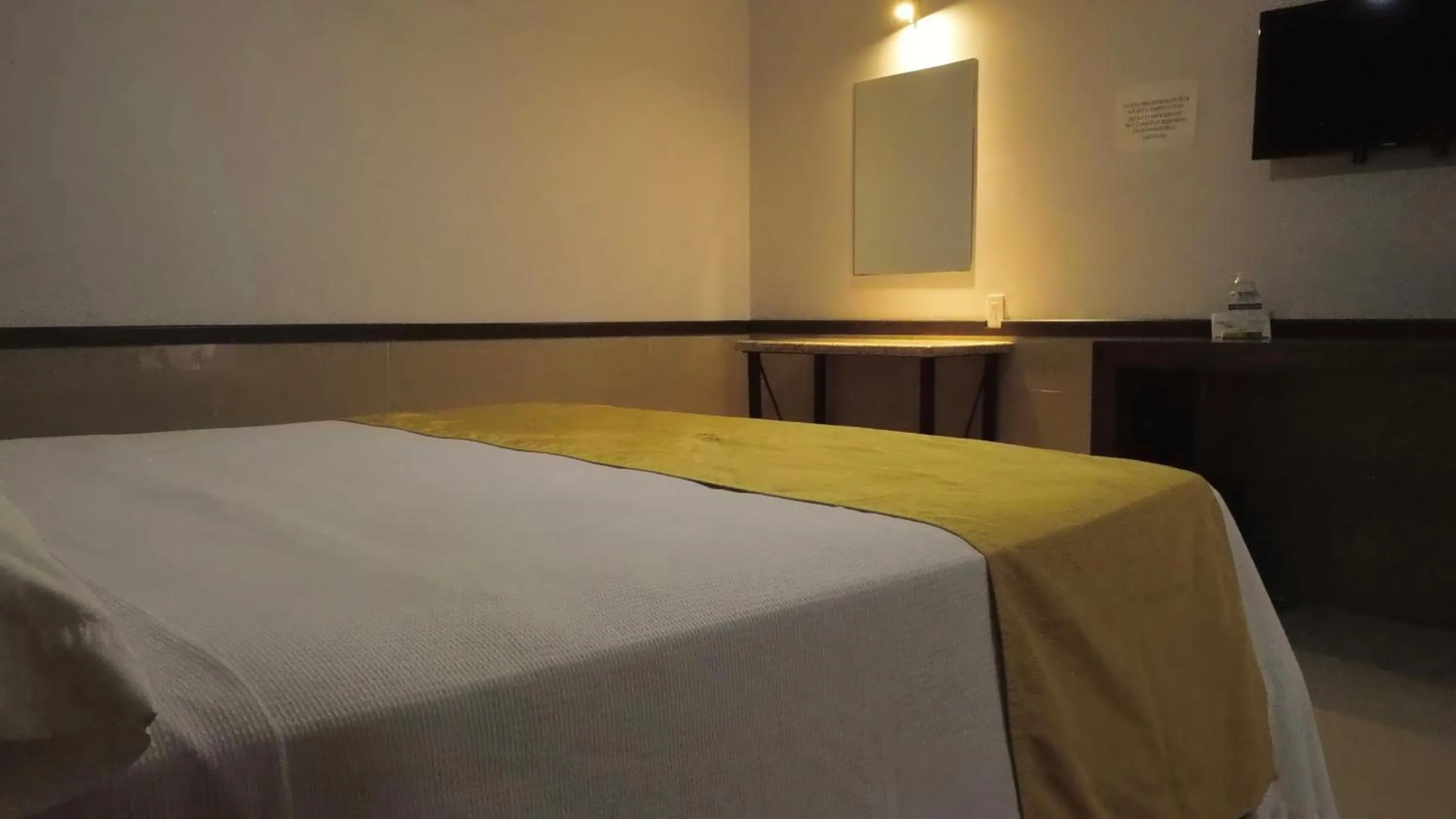 Bed in Hotel Maioris La Paz