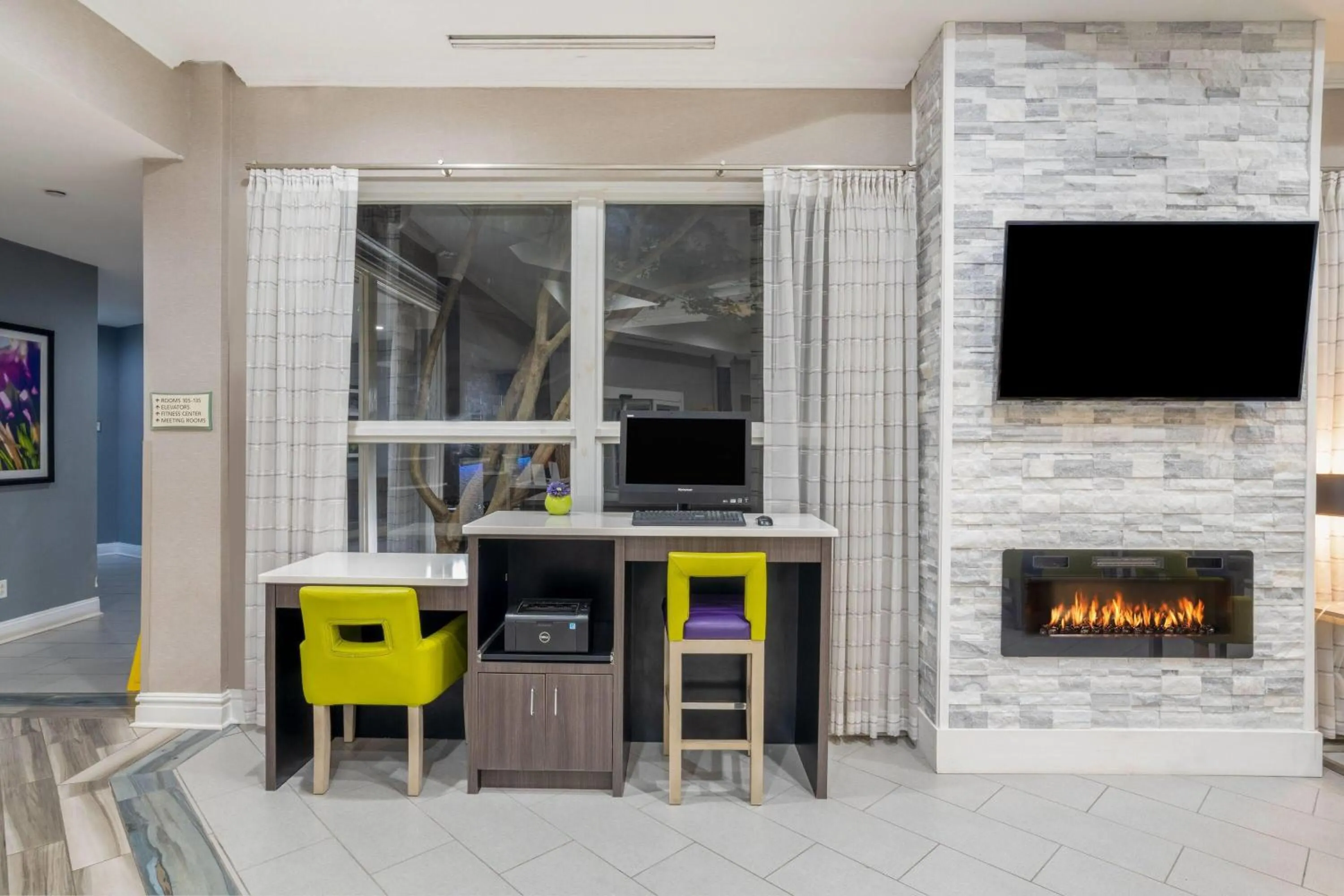 Business facilities in La Quinta by Wyndham Birmingham Hoover