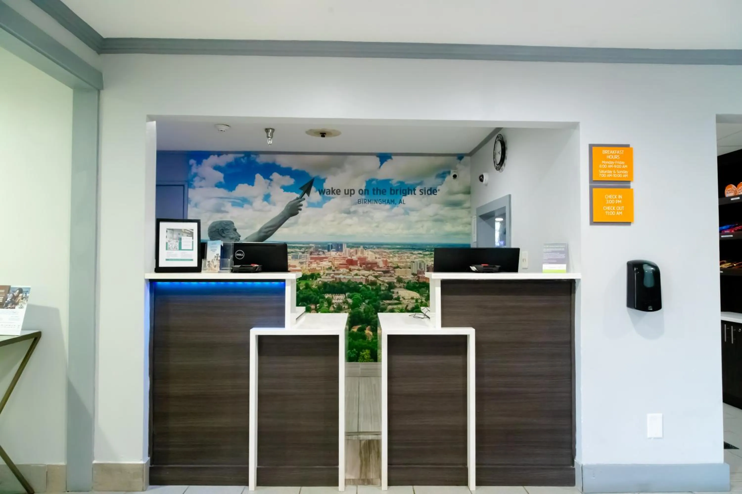 Property building in La Quinta Inn Birmingham - Inverness