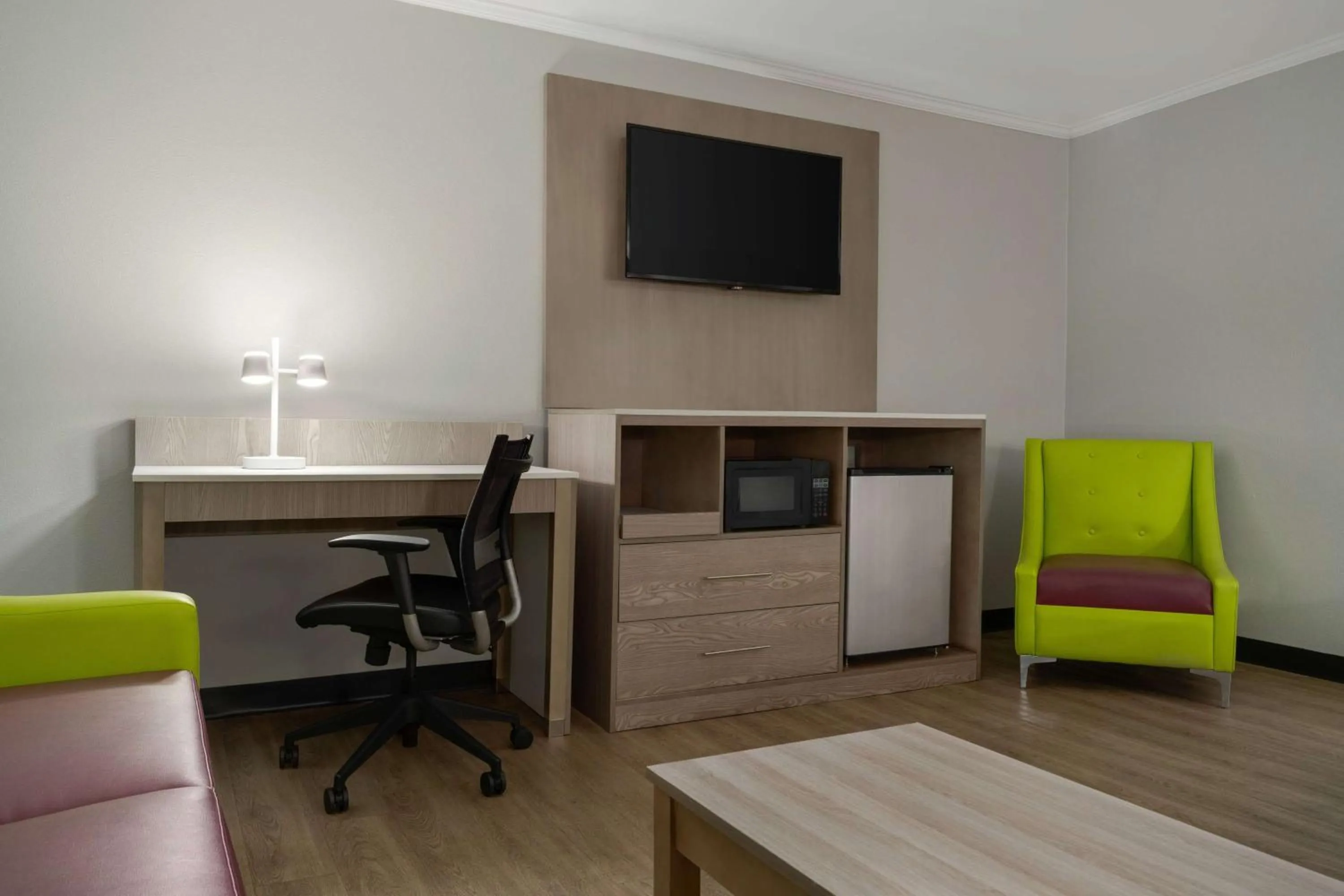 Photo of the whole room in La Quinta Inn Birmingham - Inverness