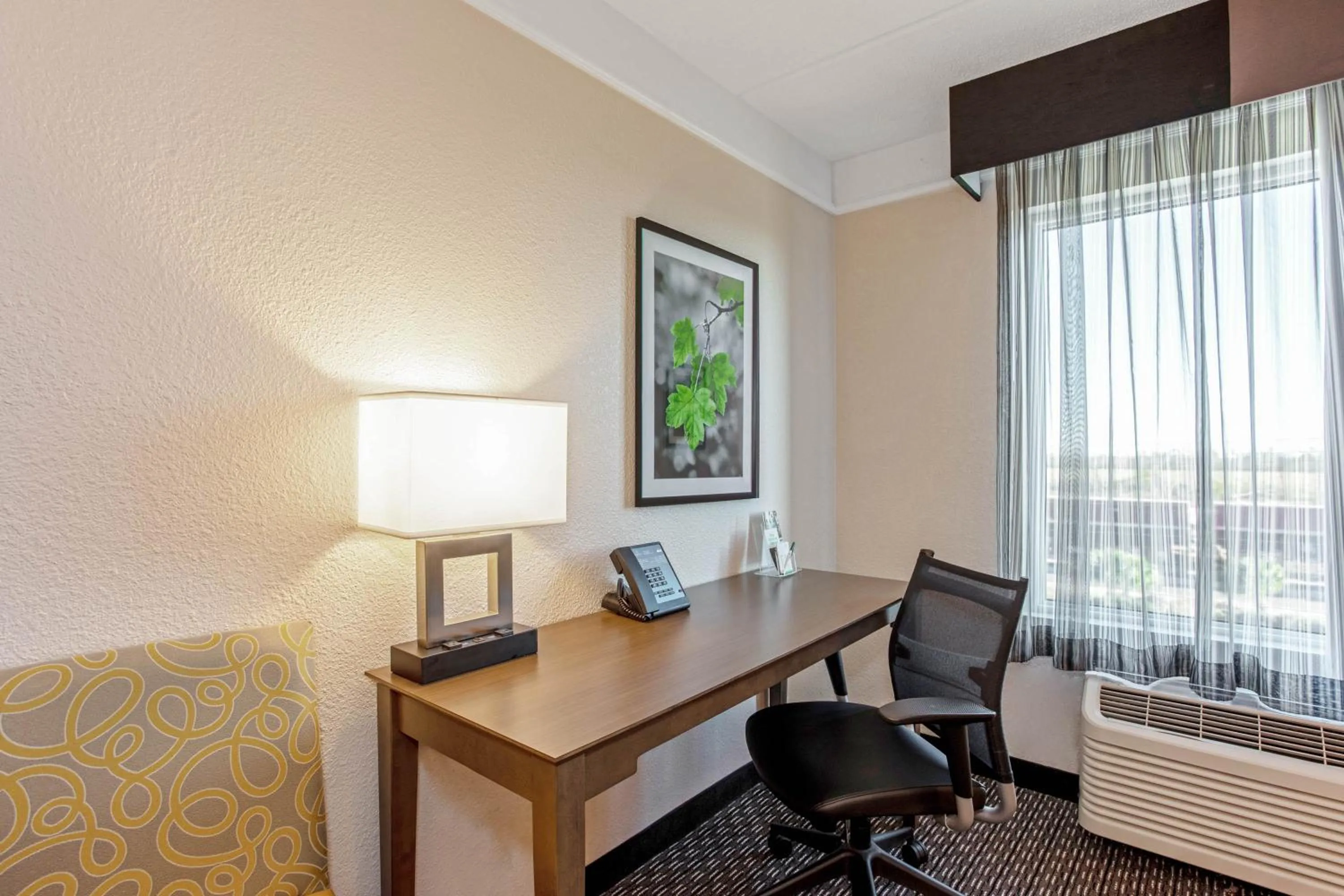 Area and facilities in La Quinta Inn & Suites by Wyndham Panama City