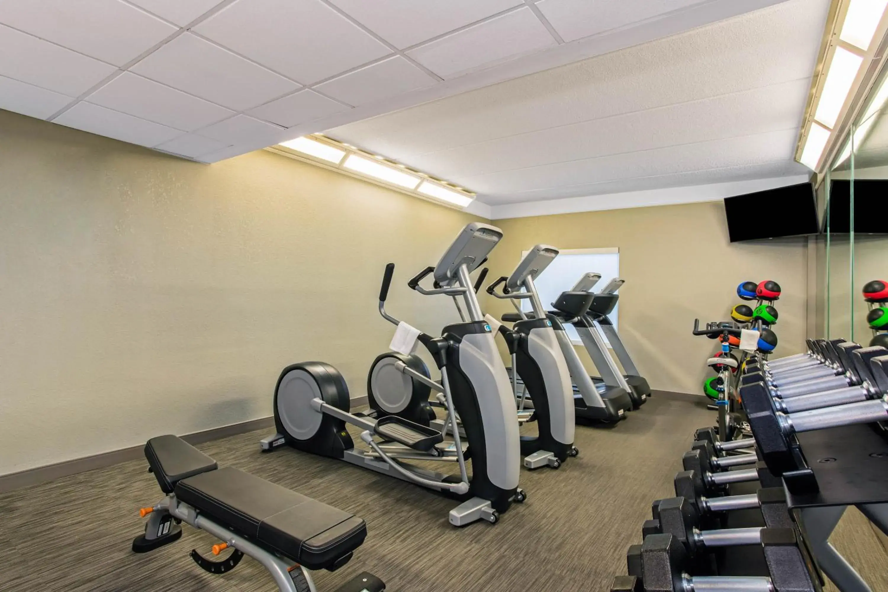 Fitness centre/facilities in La Quinta Inn & Suites by Wyndham Panama City Fitness centre/facilities in La Quinta Inn & Suites by Wyndham Panama City