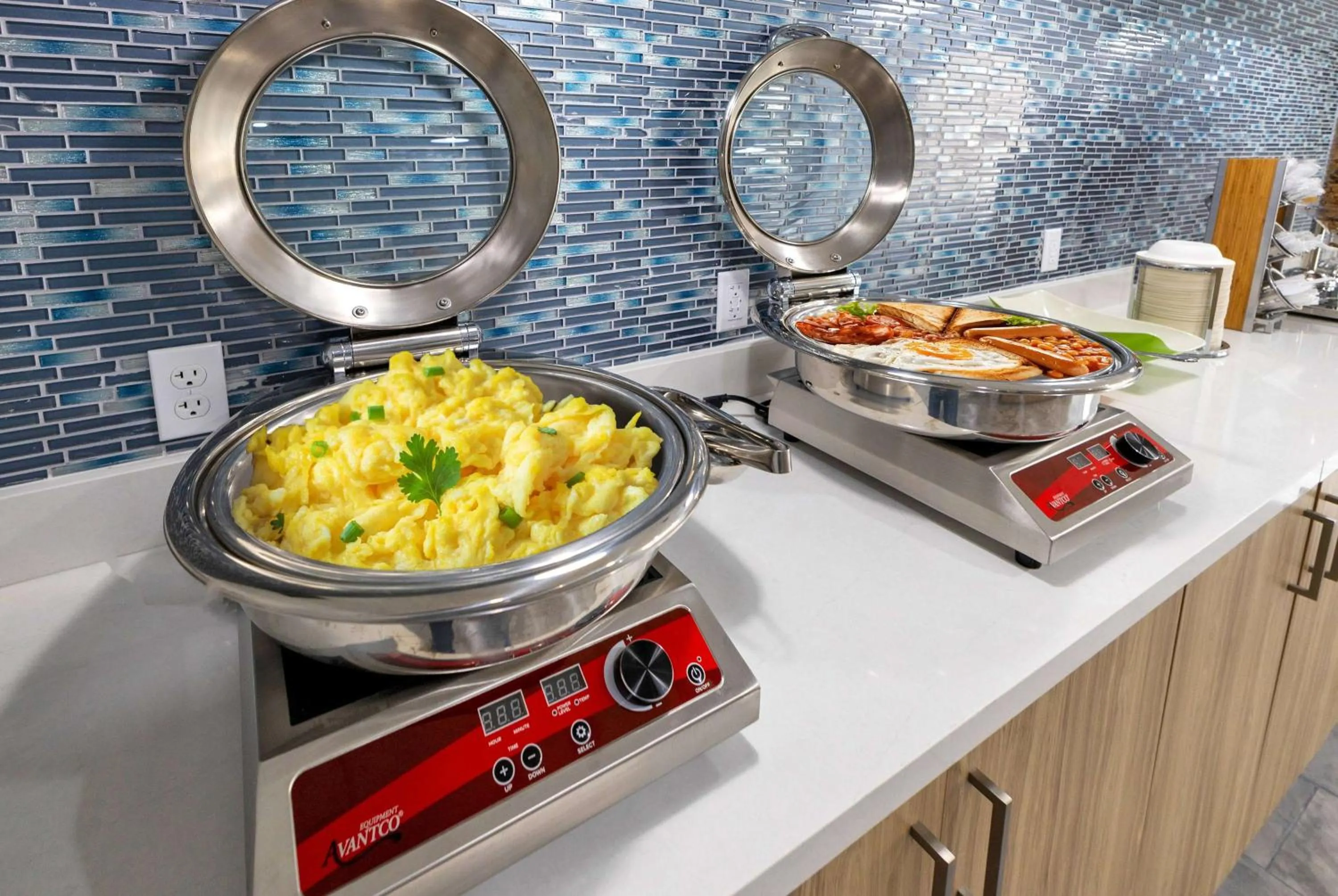 Restaurant/places to eat in La Quinta Inn & Suites by Wyndham Jacksonville Mandarin