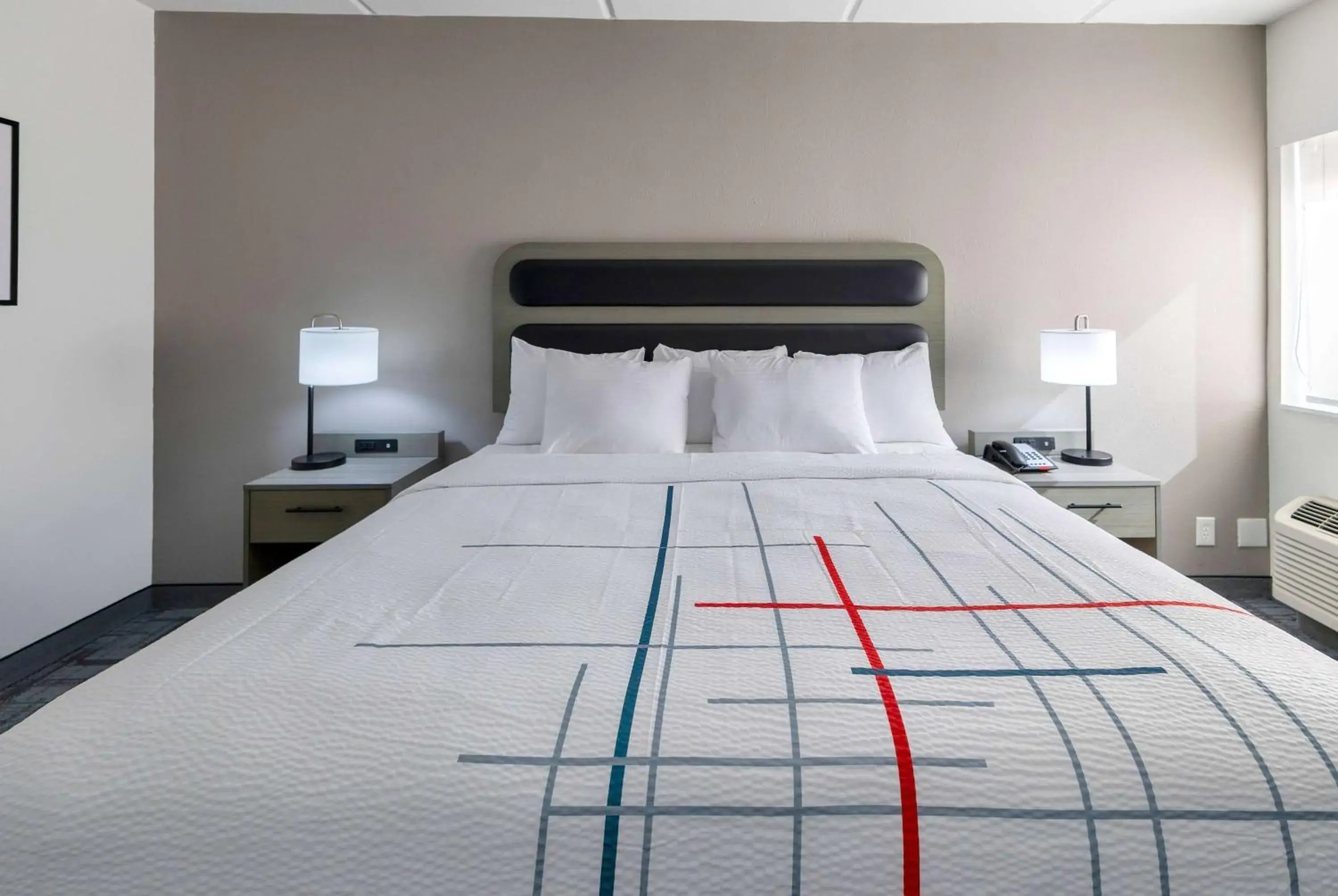 King Room with One King Bed and Roll-In Shower - Mobility/Hearing Accessible - Non-Smoking in La Quinta Inn & Suites by Wyndham Jacksonville Mandarin King Room with One King Bed and Roll-In Shower - Mobility/Hearing Accessible - Non-Smoking in La Quinta Inn & Suites by Wyndham Jacksonville Mandarin