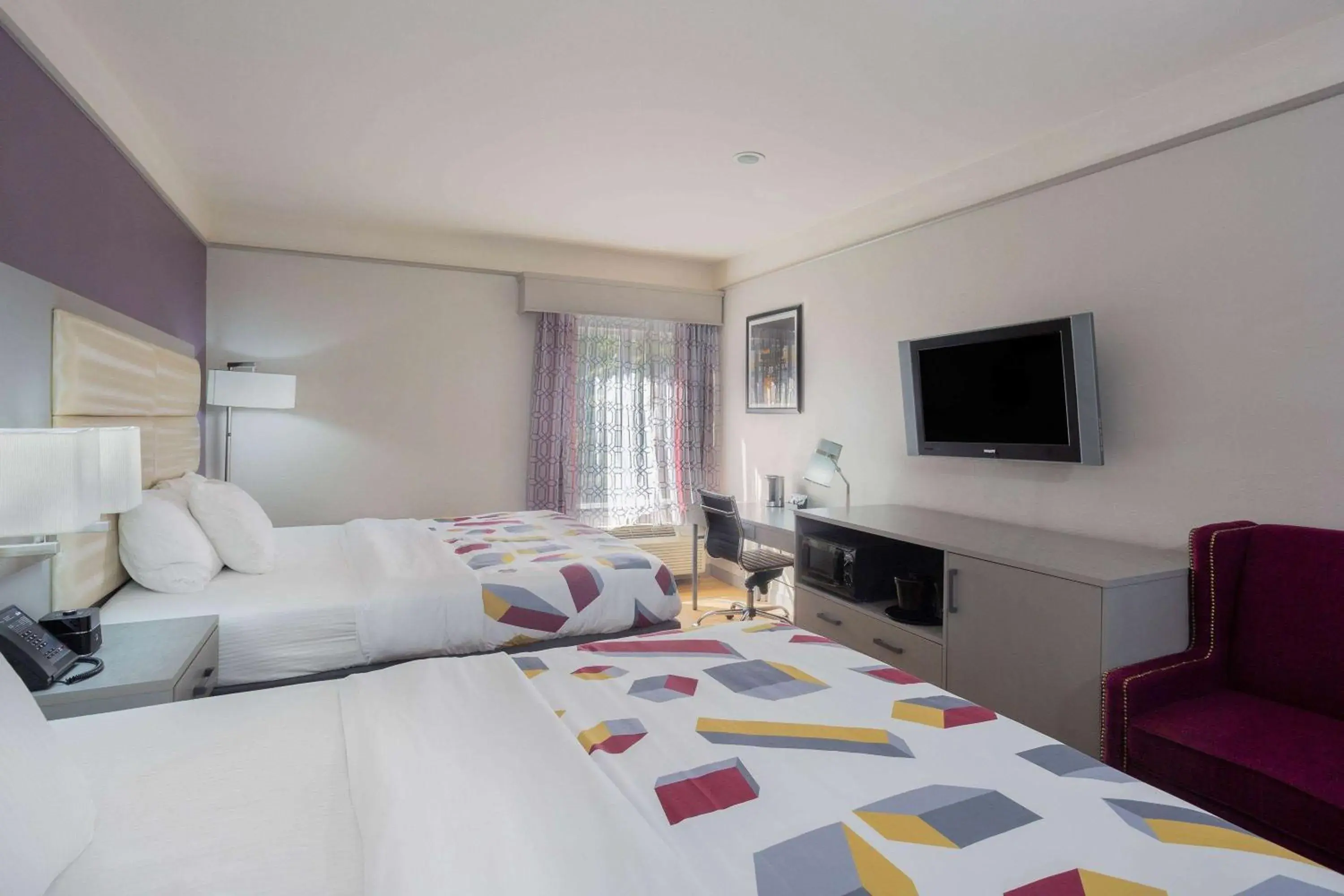 Photo of the whole room, Bed in La Quinta by Wyndham Mobile - Daphne Photo of the whole room, Bed in La Quinta by Wyndham Mobile - Daphne