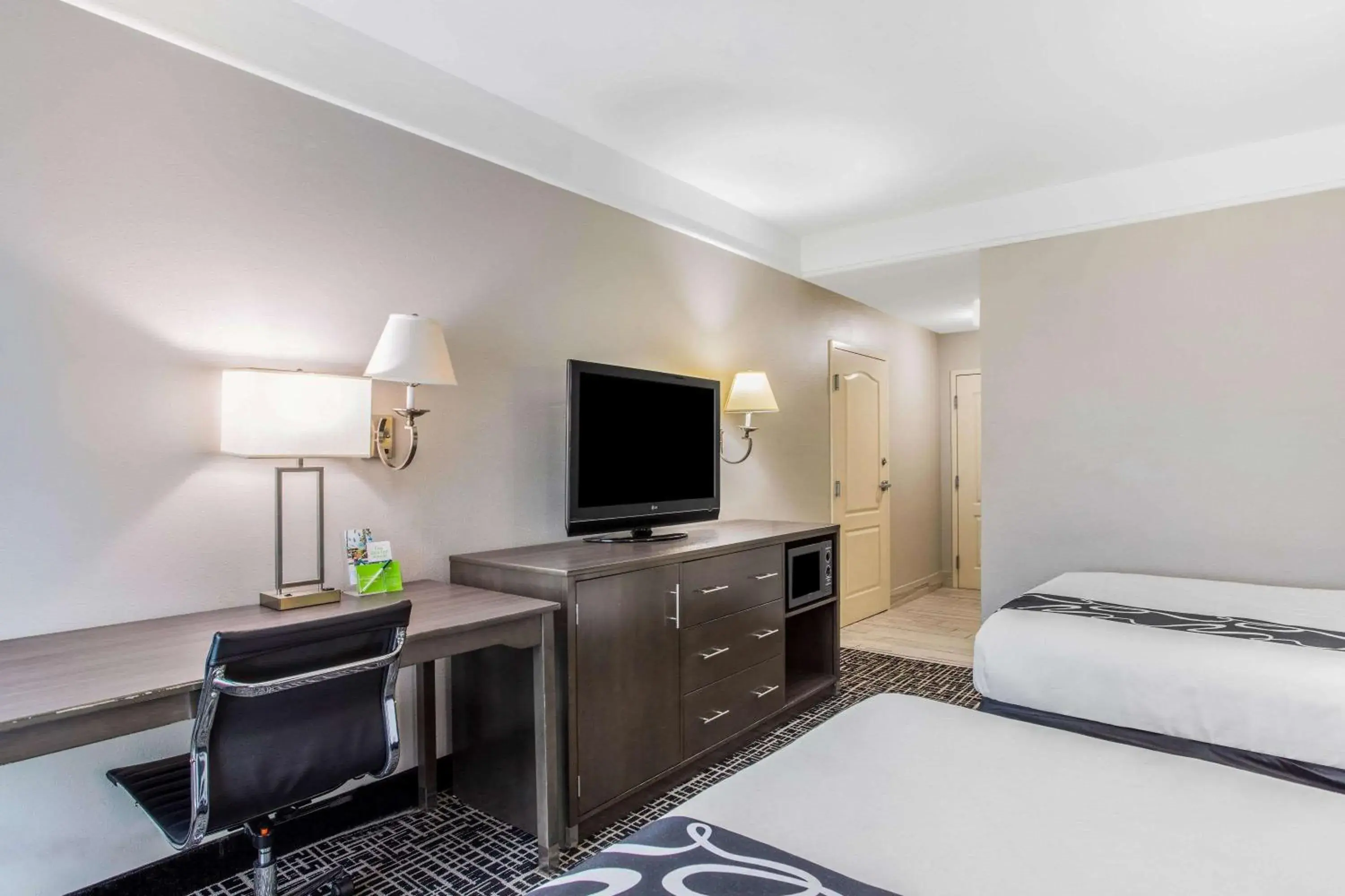 Deluxe Queen Room with Two Queen Beds in La Quinta by Wyndham Fultondale Birmingham North Deluxe Queen Room with Two Queen Beds in La Quinta by Wyndham Fultondale Birmingham North