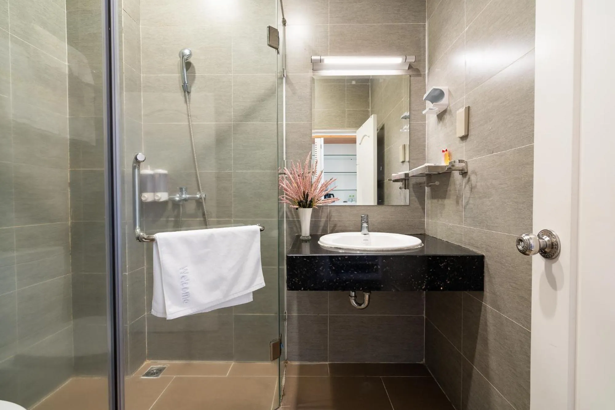 Shower in Saigon's Book Da Lat Hotel