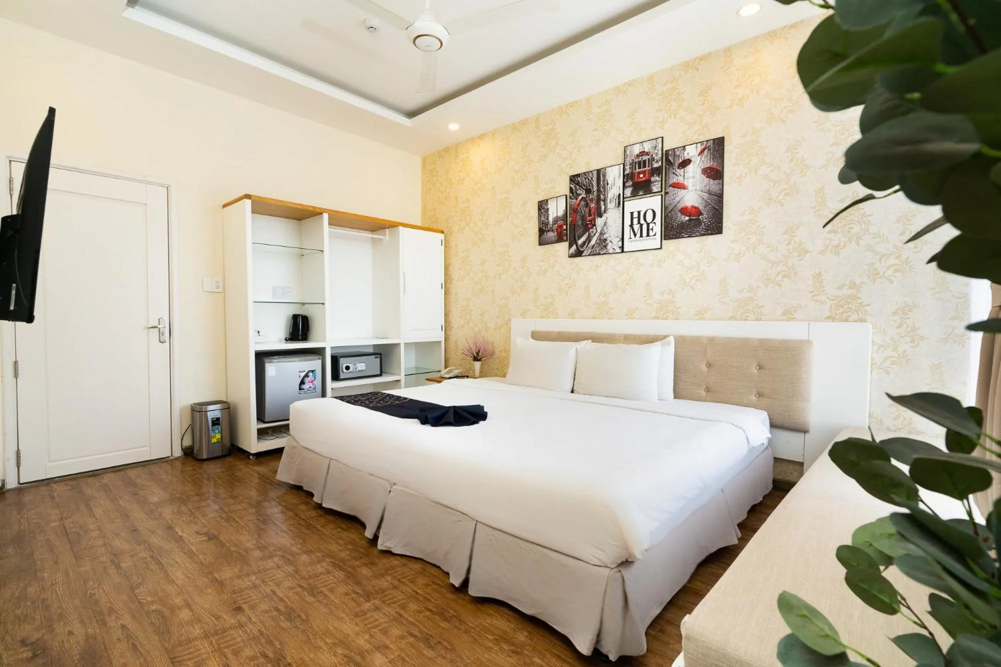 Bed in Saigon's Book Da Lat Hotel