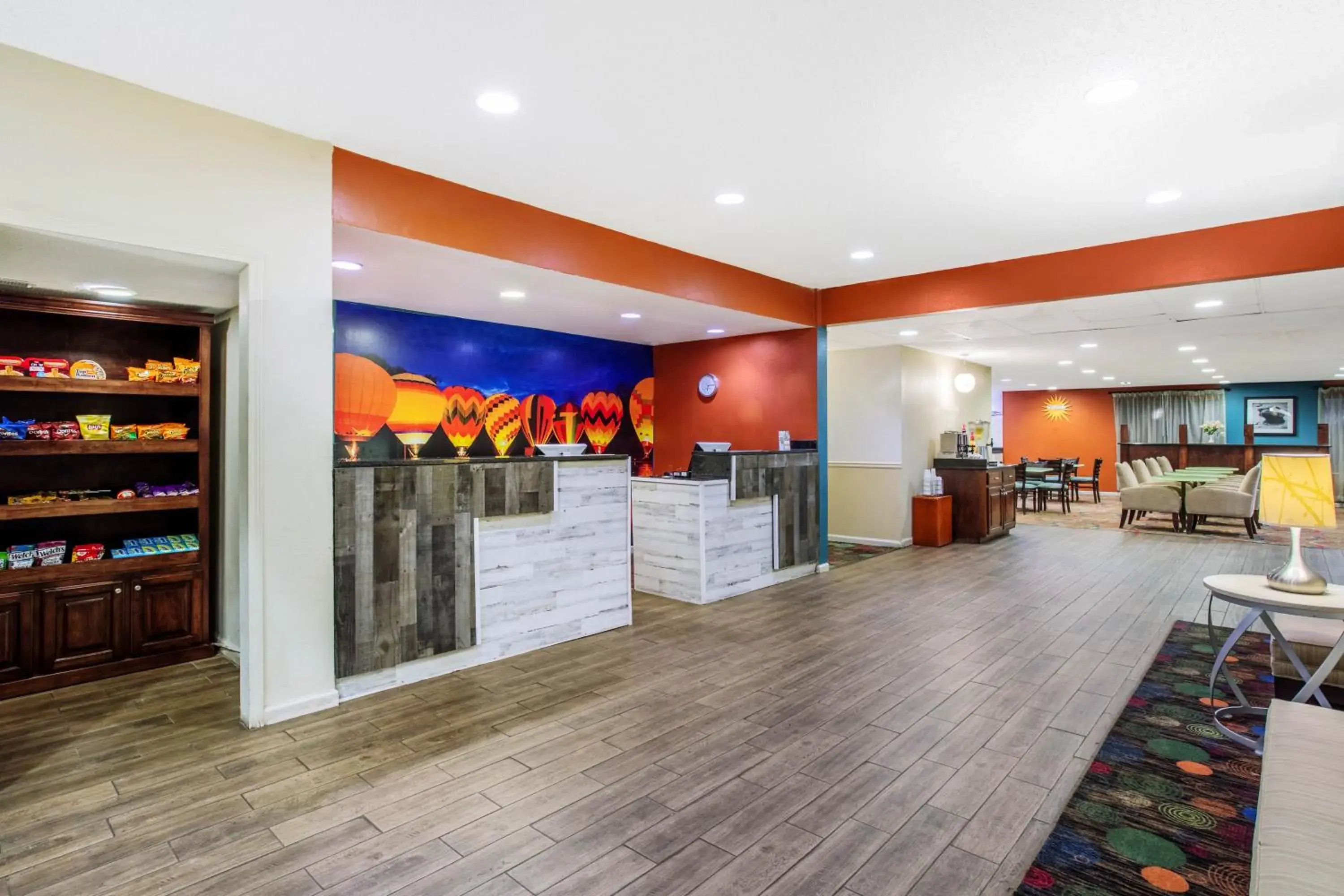 Lobby or reception in La Quinta Inn by Wyndham Decatur Alabama Lobby or reception in La Quinta Inn by Wyndham Decatur Alabama