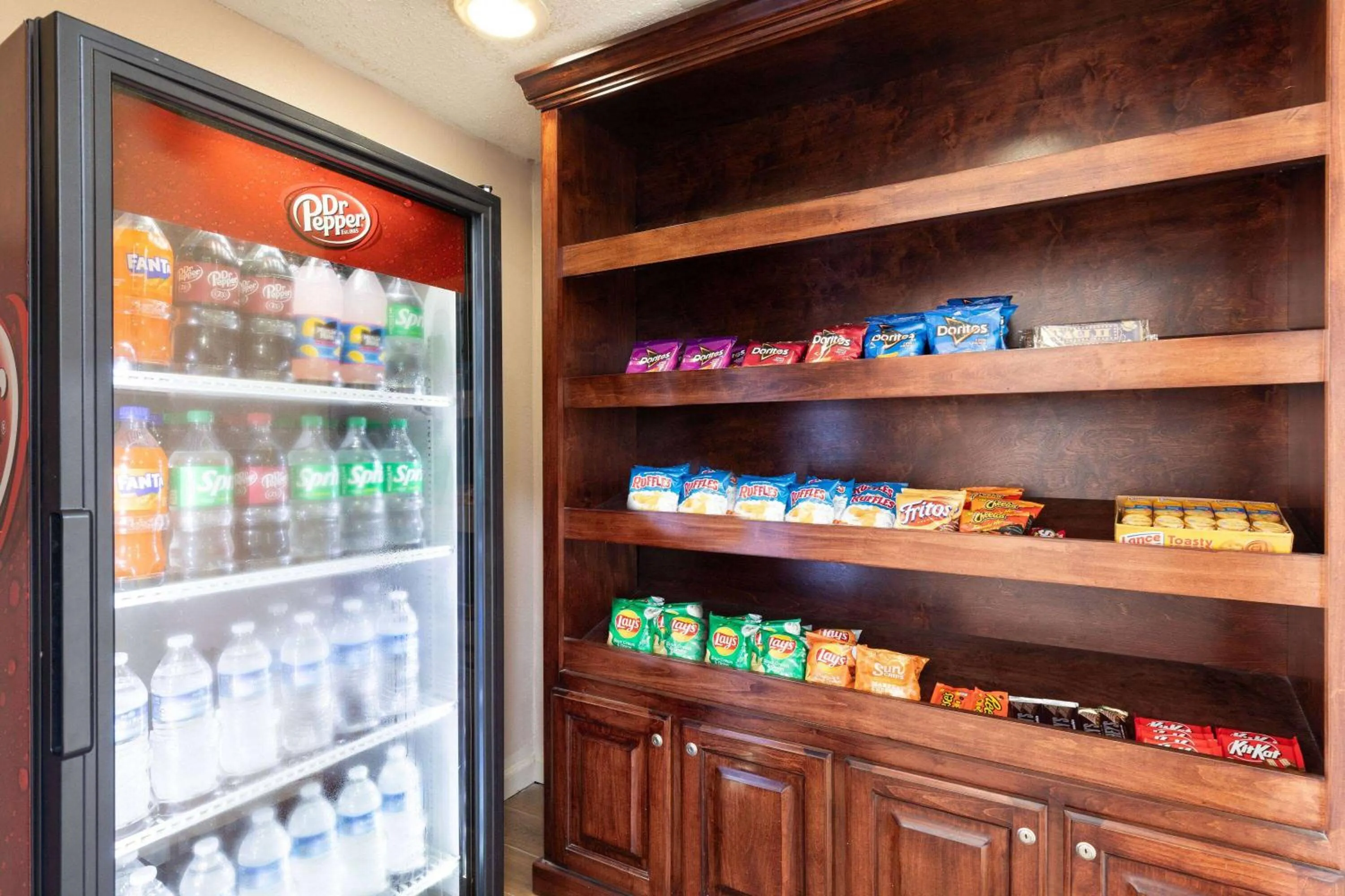 Restaurant/places to eat in La Quinta Inn by Wyndham Decatur Alabama