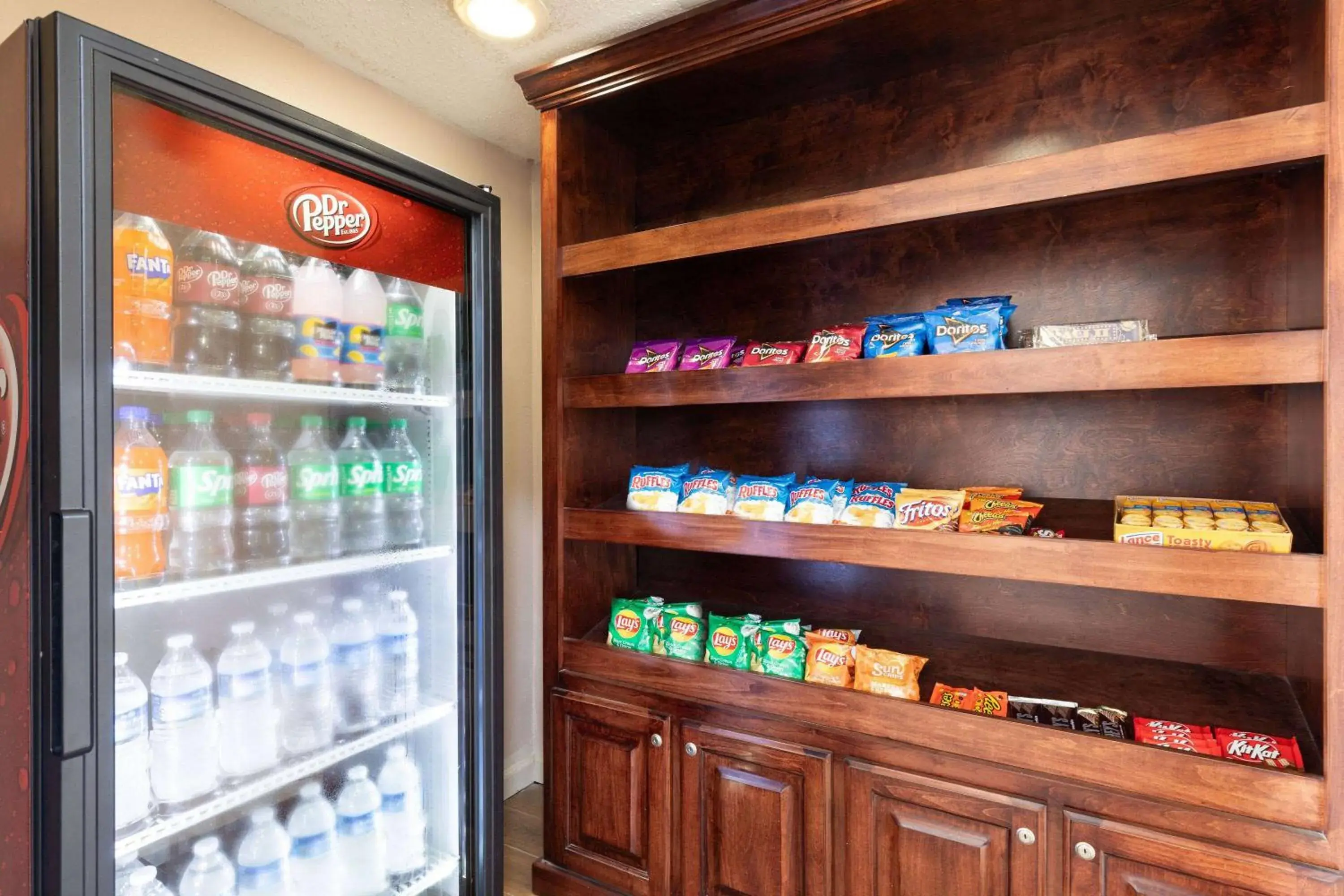 Restaurant/places to eat in La Quinta Inn by Wyndham Decatur Alabama Restaurant/places to eat in La Quinta Inn by Wyndham Decatur Alabama