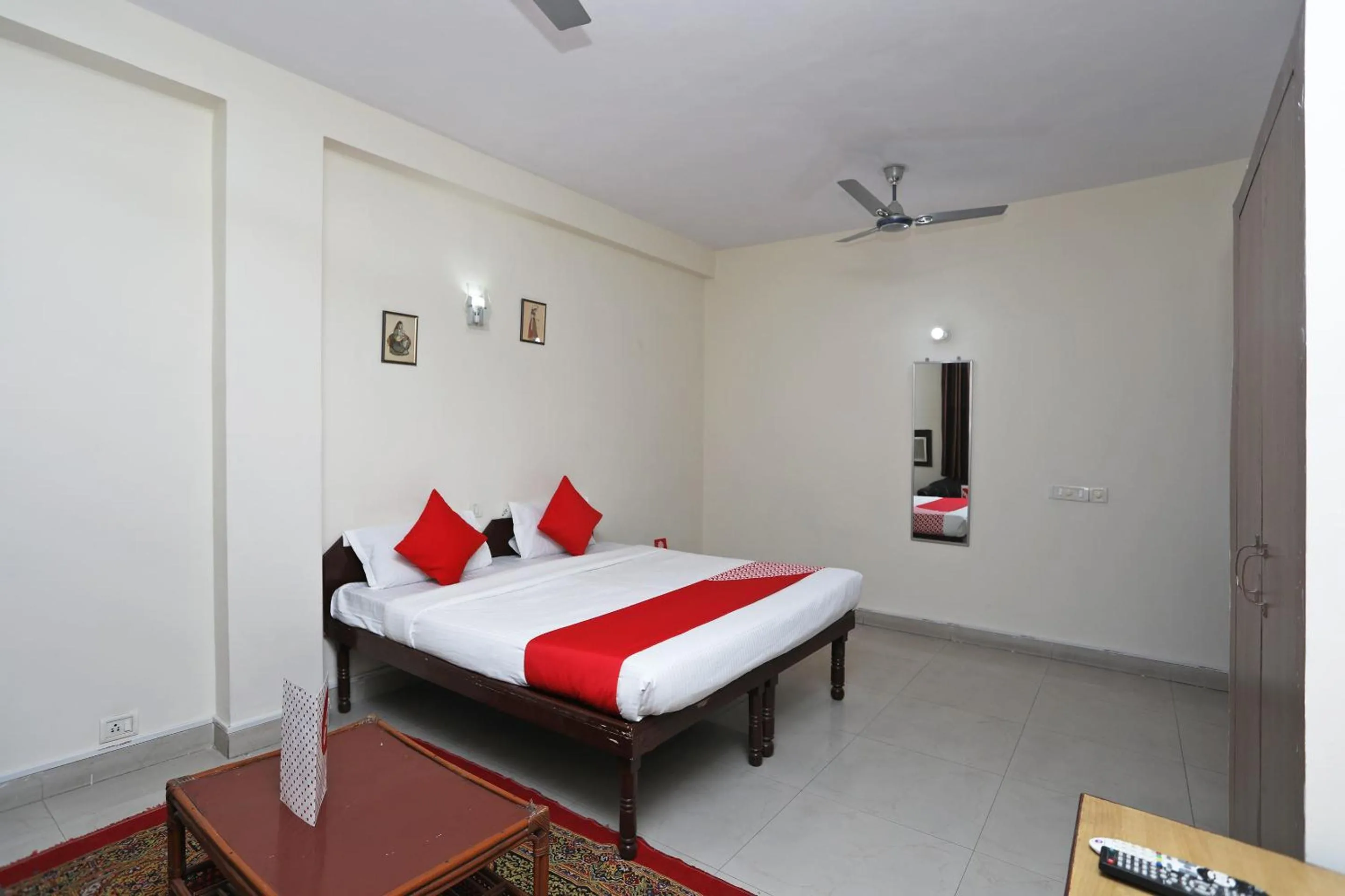 Bedroom, Bed in Super Hotel O Celebration Bnb Home