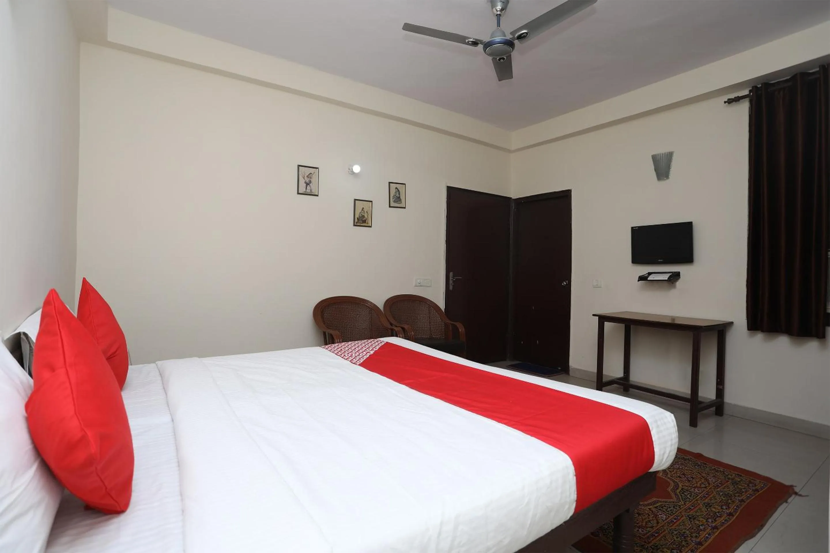 Bedroom, Bed in Super Hotel O Celebration Bnb Home