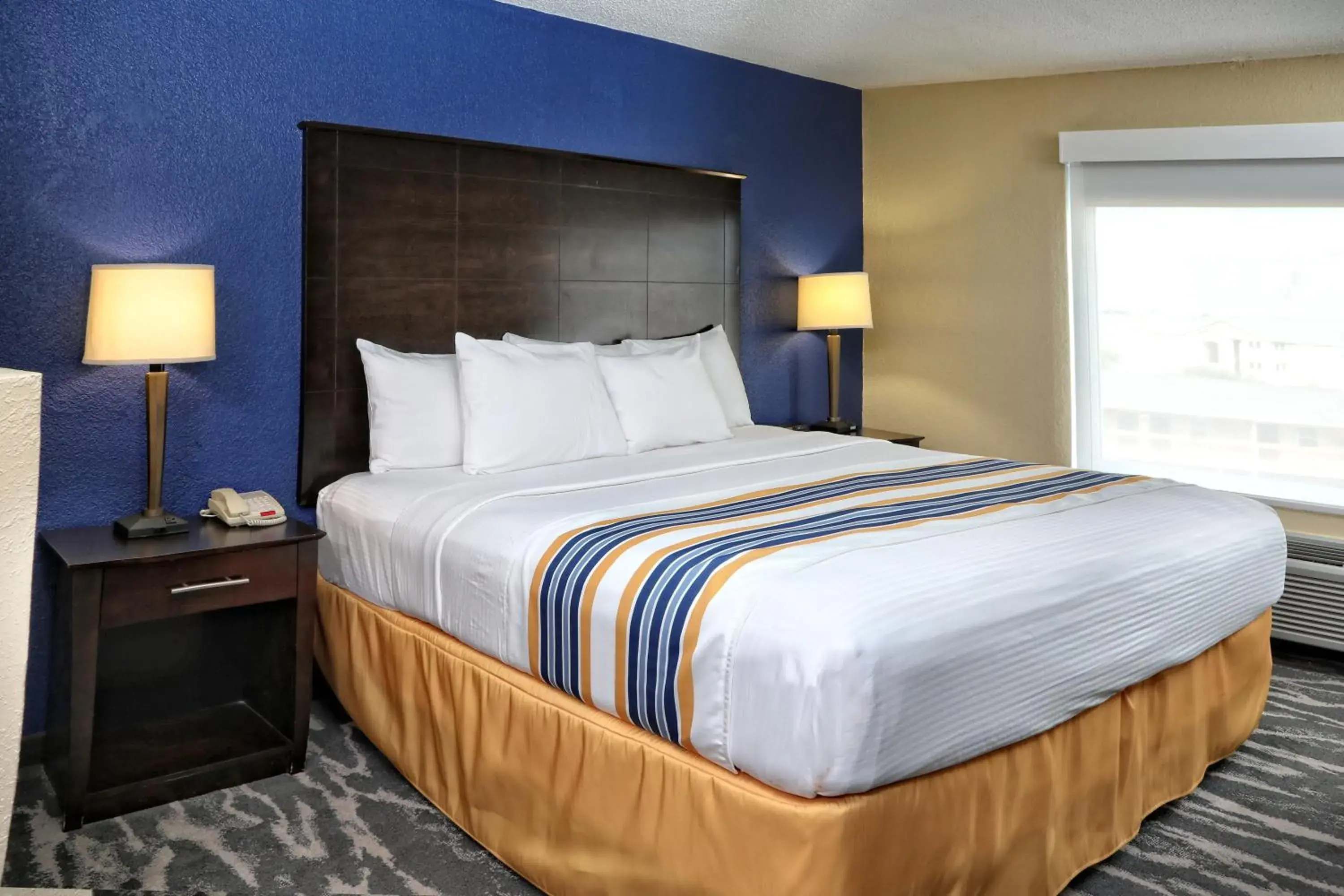 Bedroom, Bed in Eagles Nest Inn Bedroom, Bed in Eagles Nest Inn