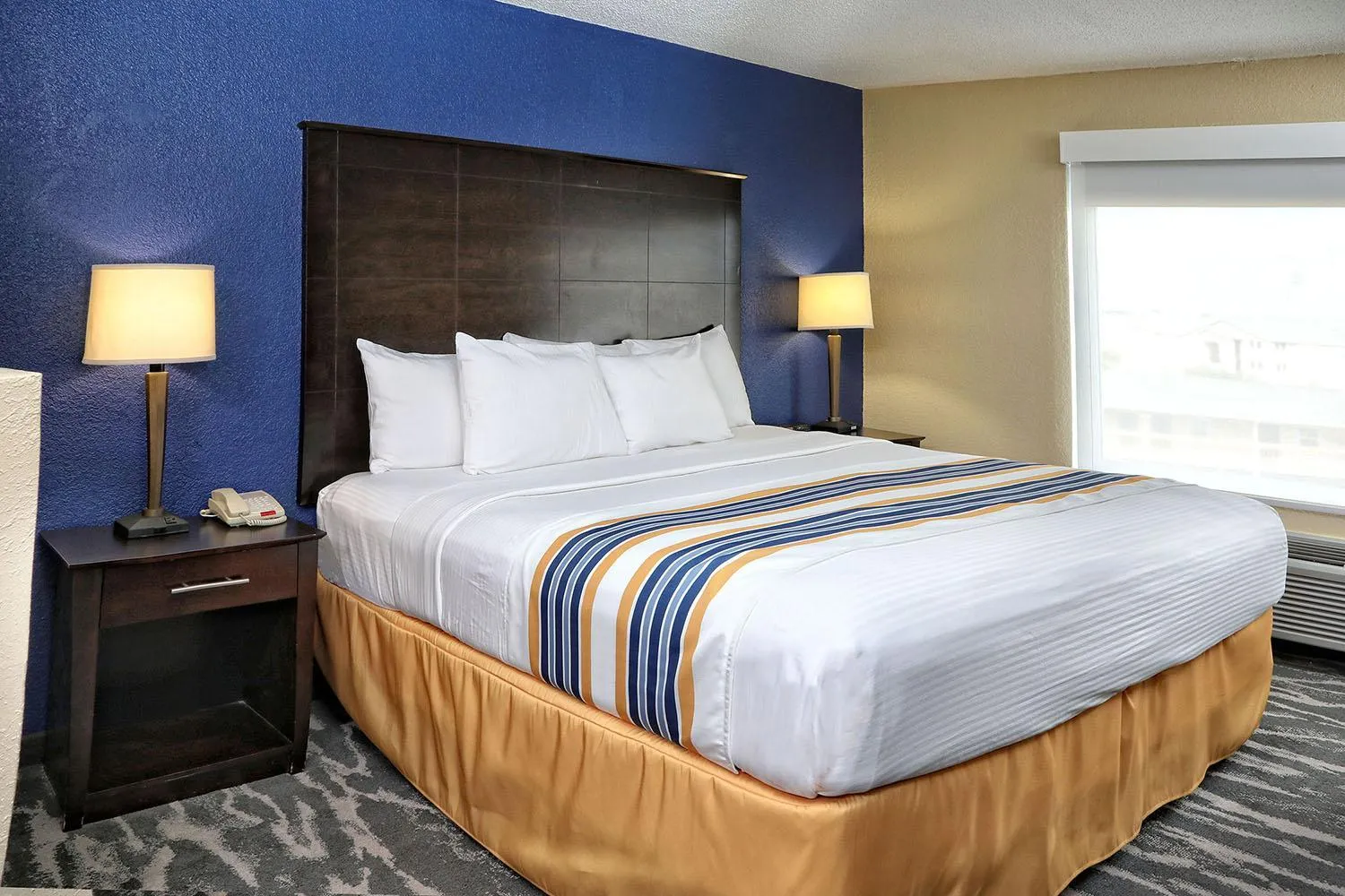 Bed in Eagles Nest Inn