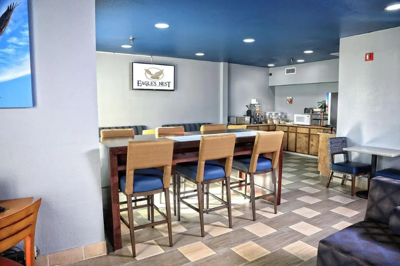 Restaurant/places to eat in Eagles Nest Inn Restaurant/places to eat in Eagles Nest Inn