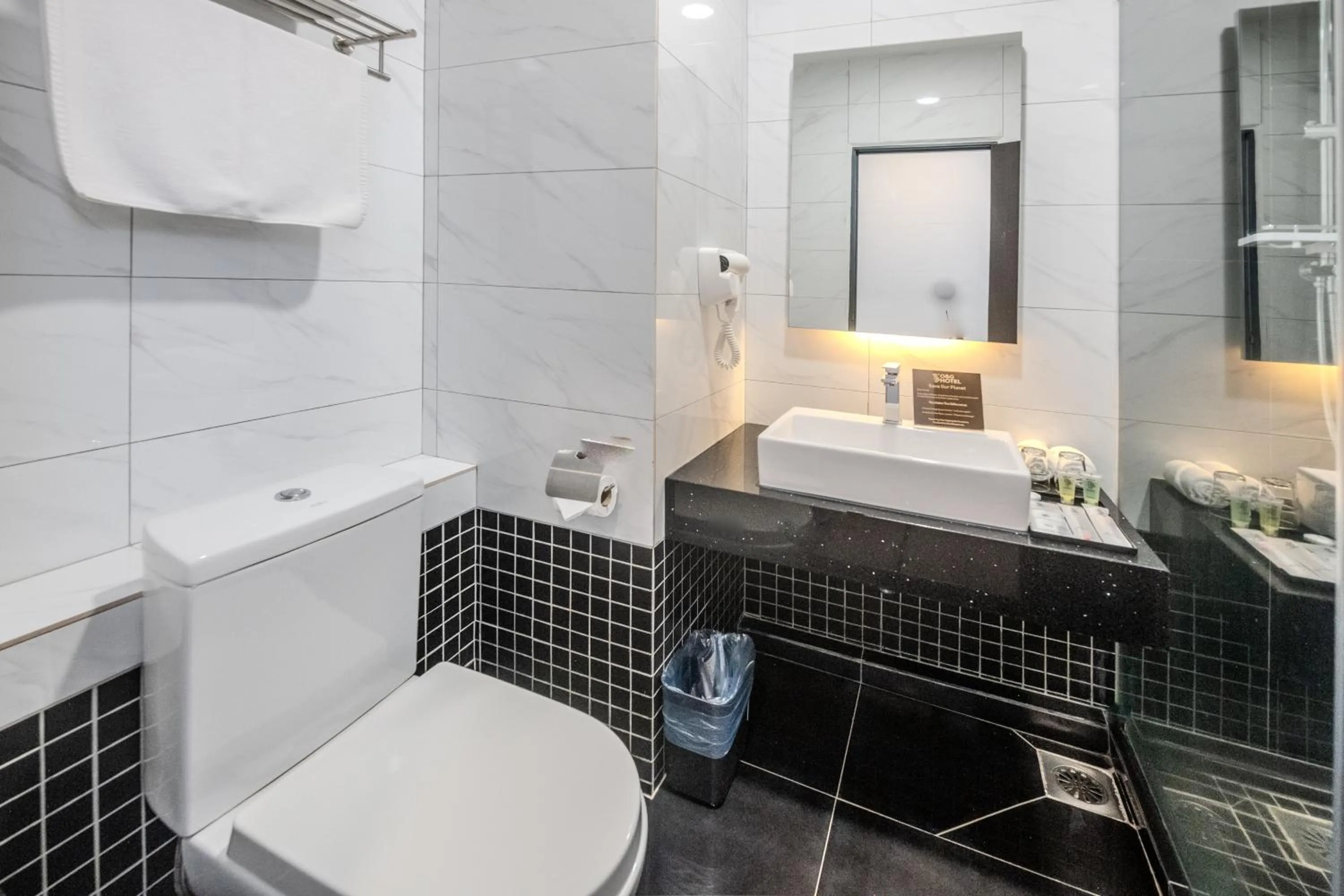 Shower in O&G Hotel Parit Buntar