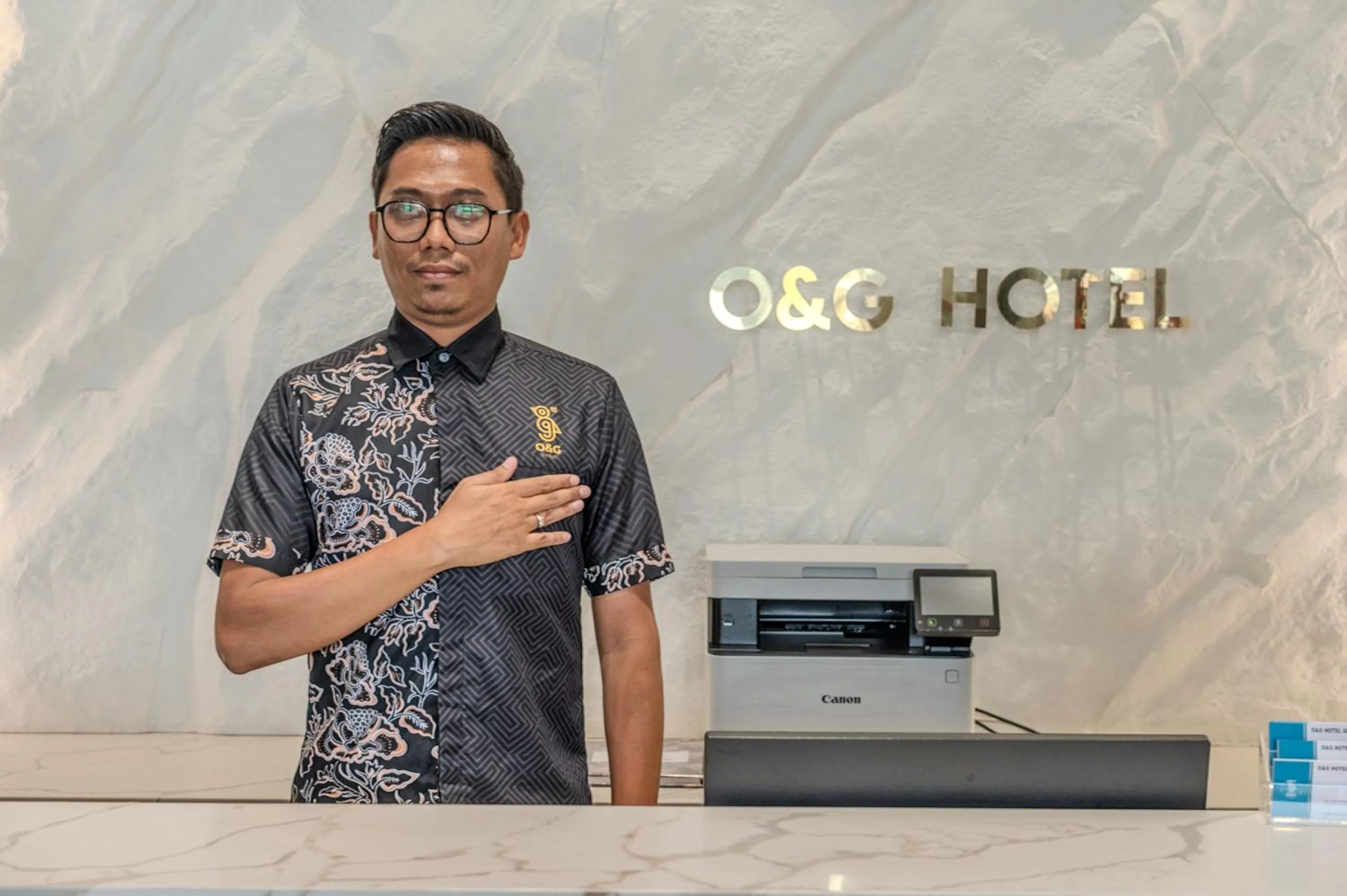 Staff in O&G Hotel Parit Buntar
