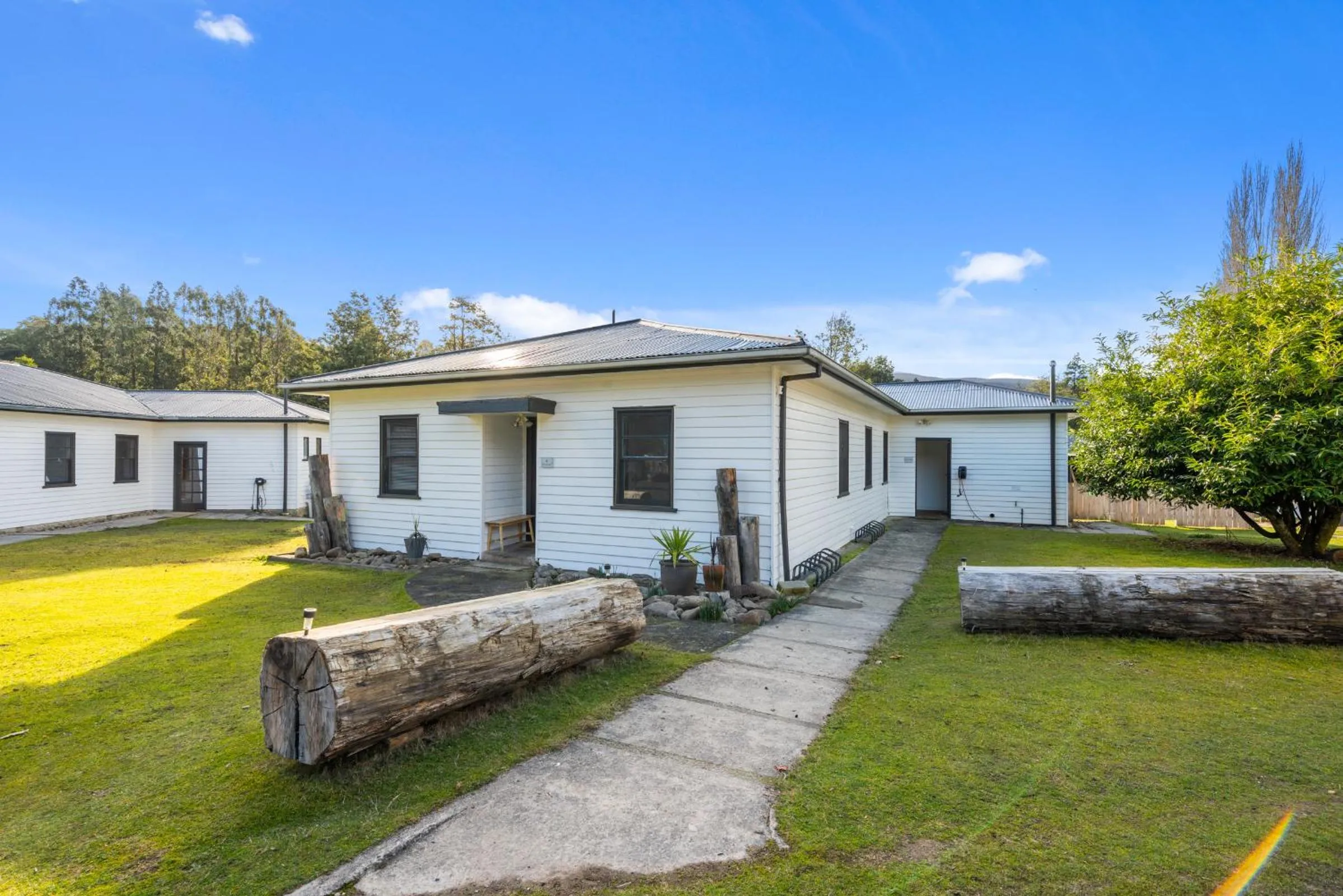 Giants Table and Cottages