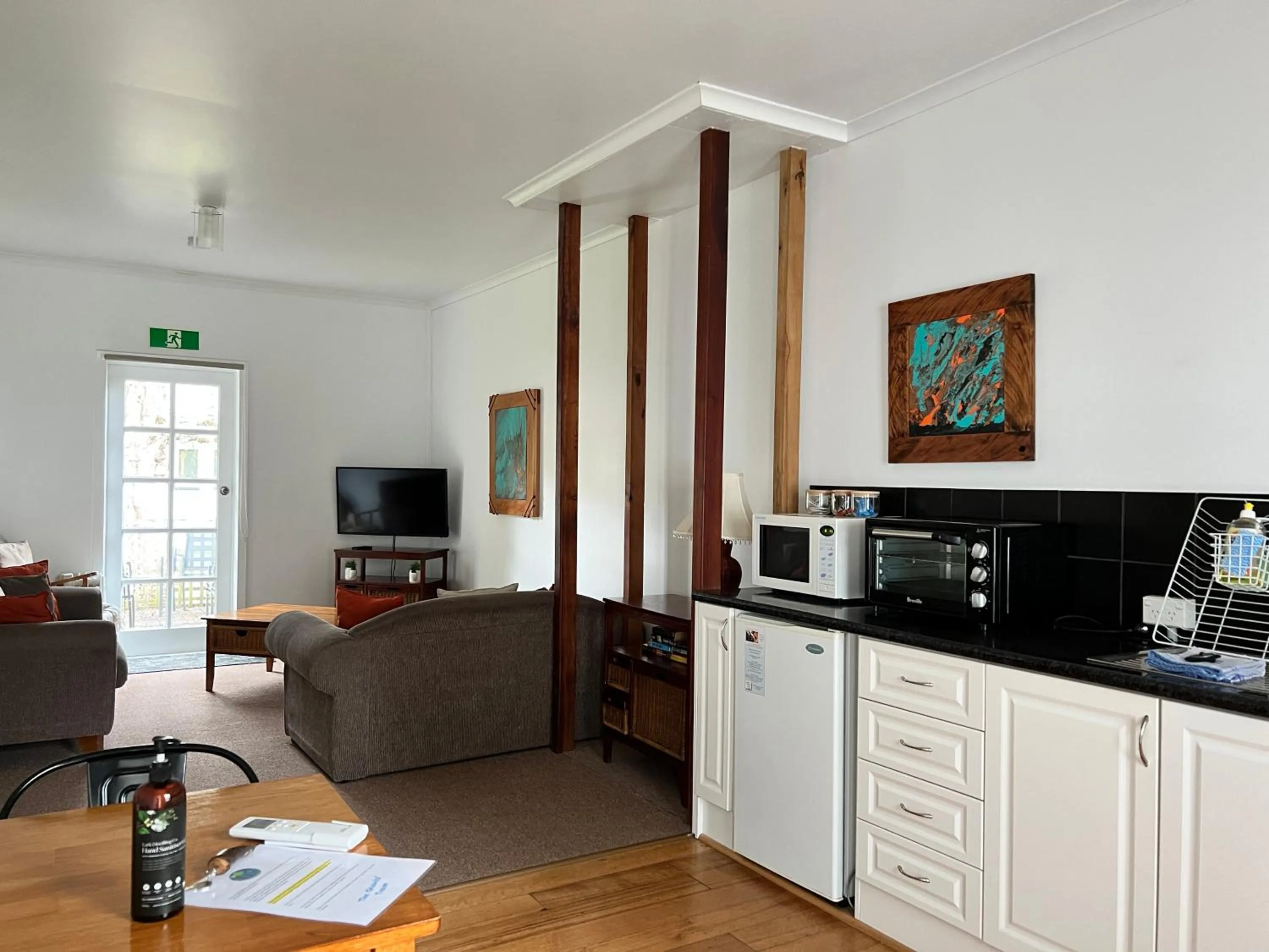 Giants Table and Cottages