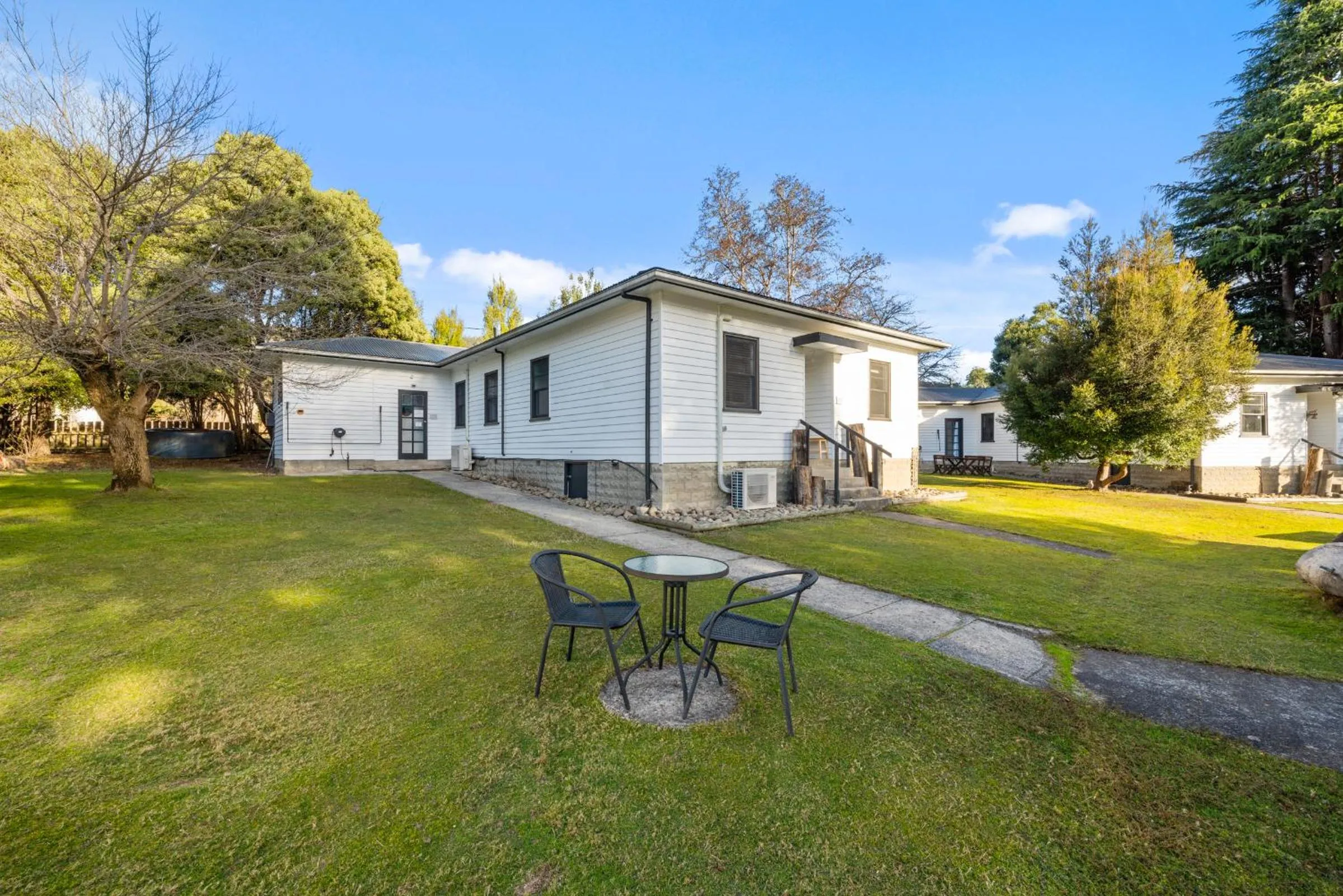 Giants Table and Cottages