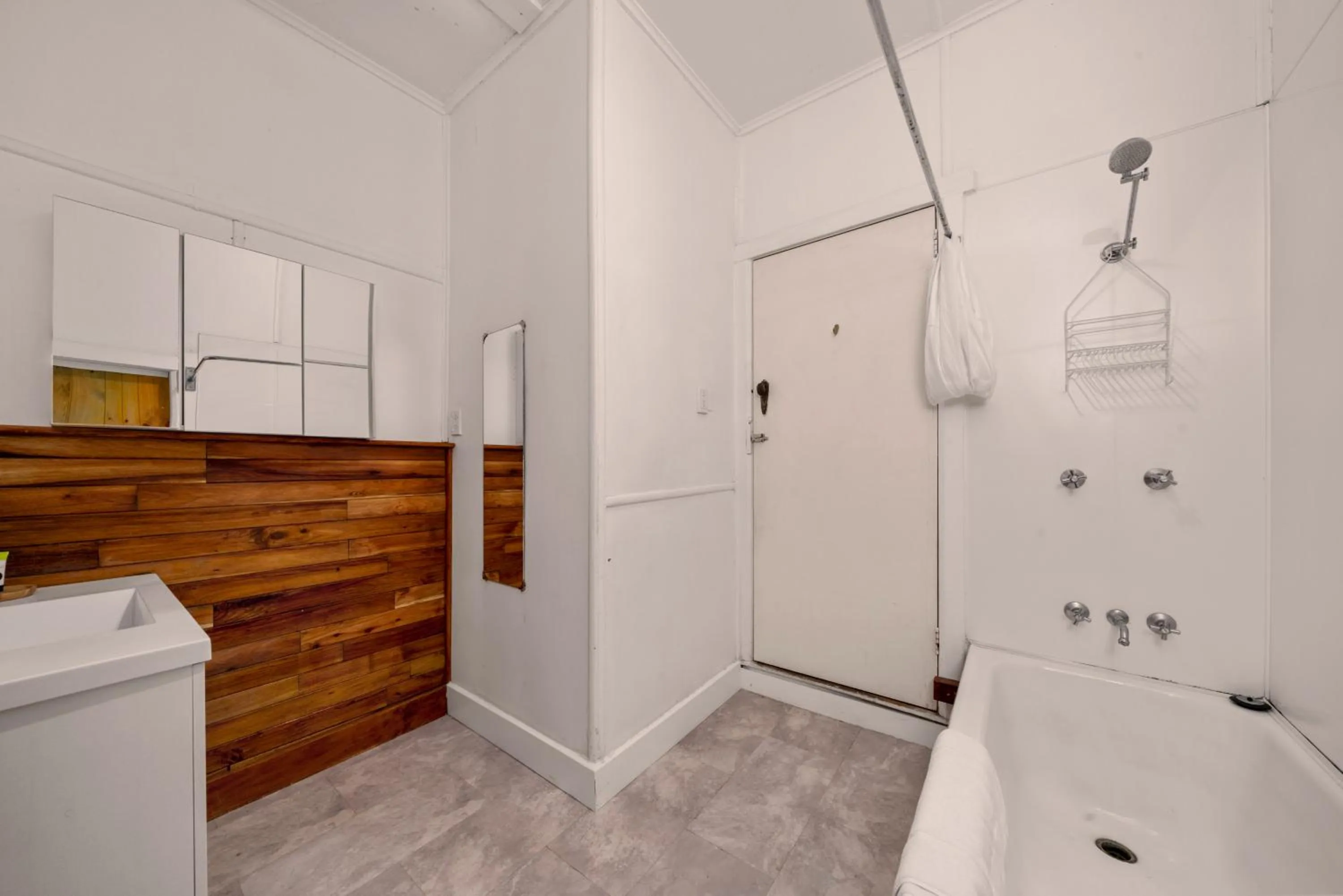 Giants Table and Cottages