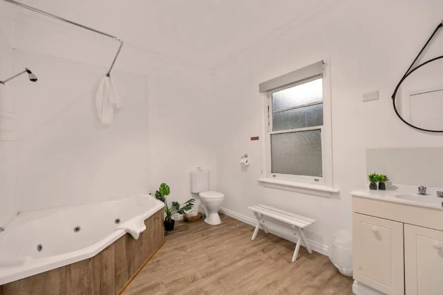 Giants Table and Cottages