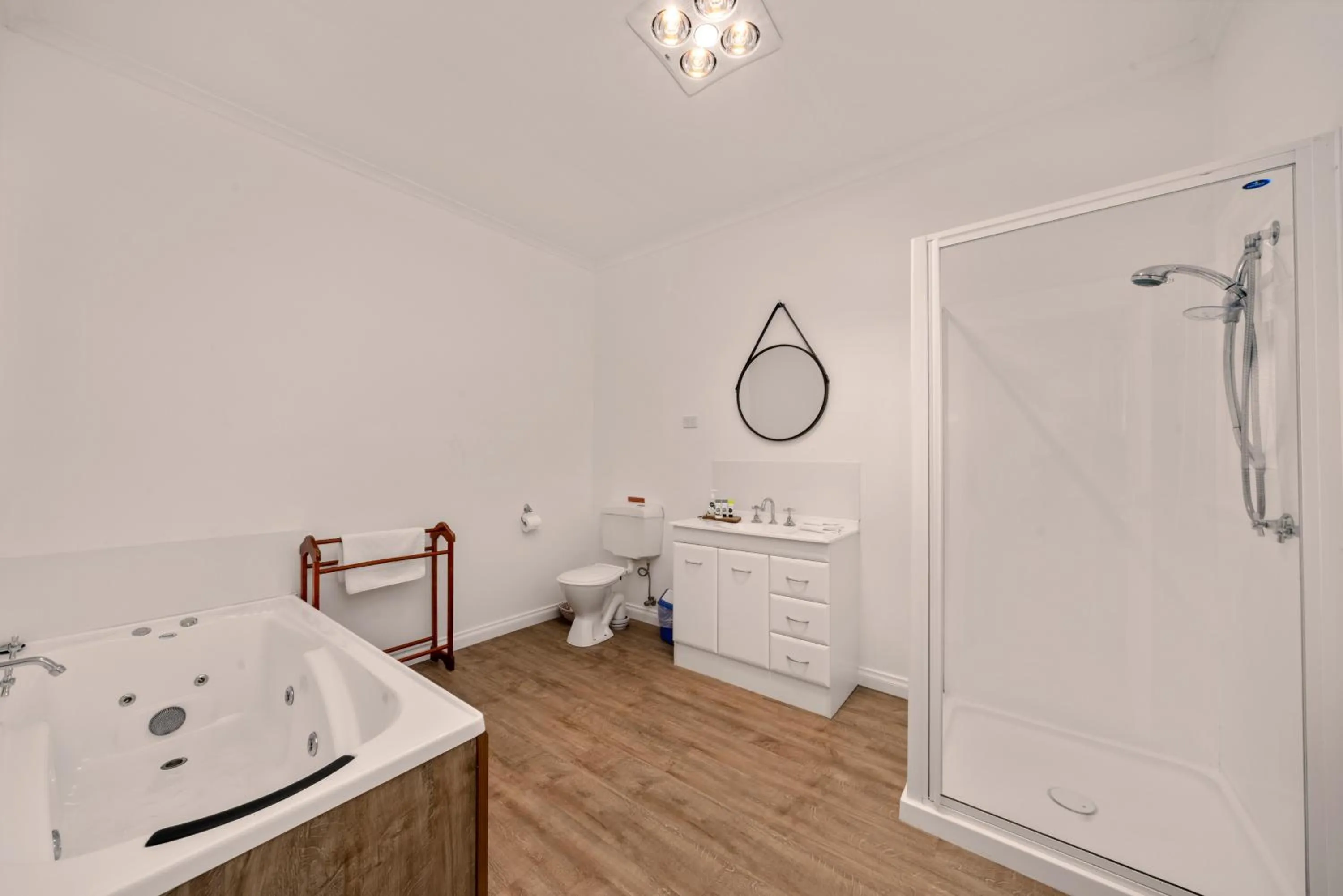 Giants Table and Cottages