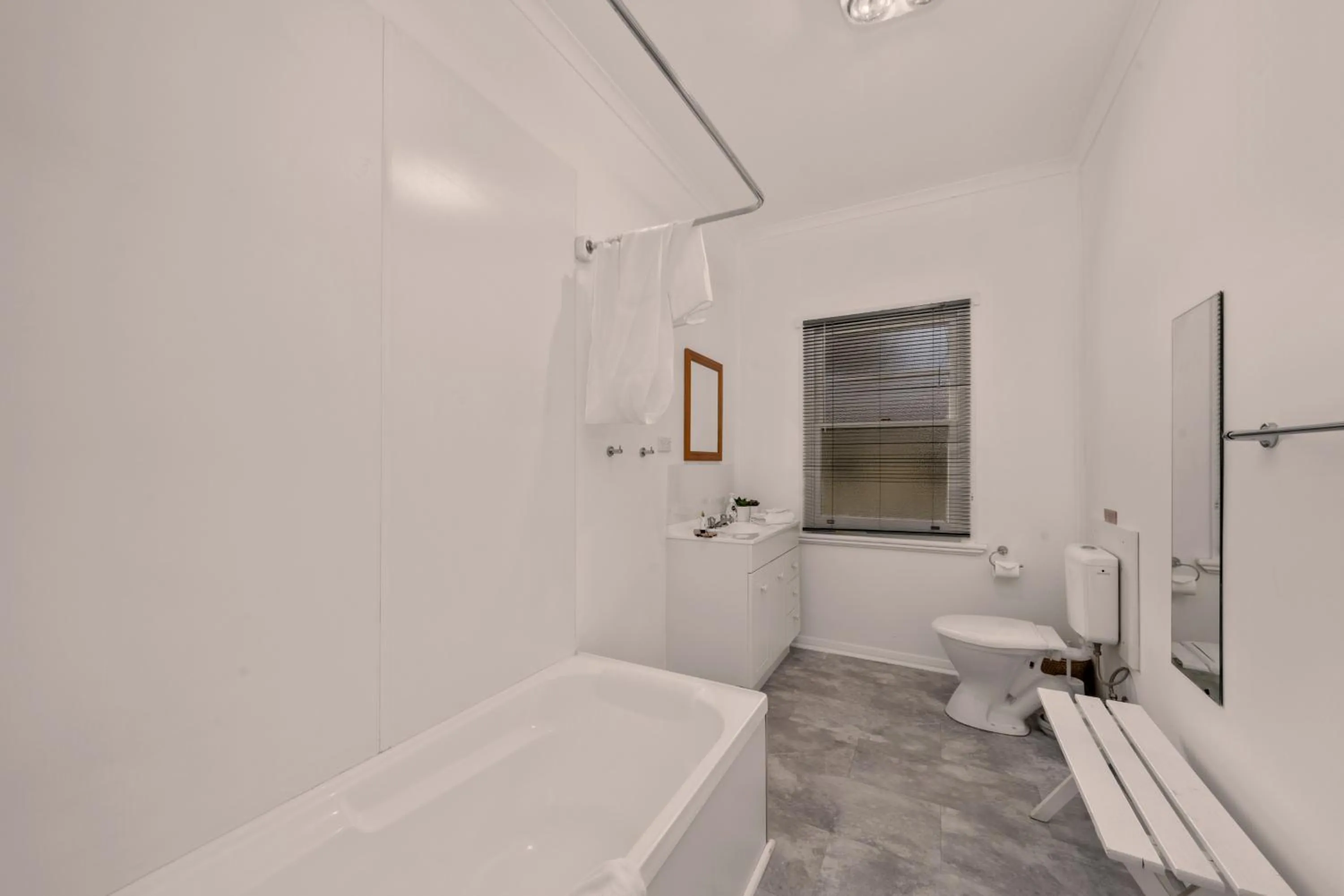 Giants Table and Cottages