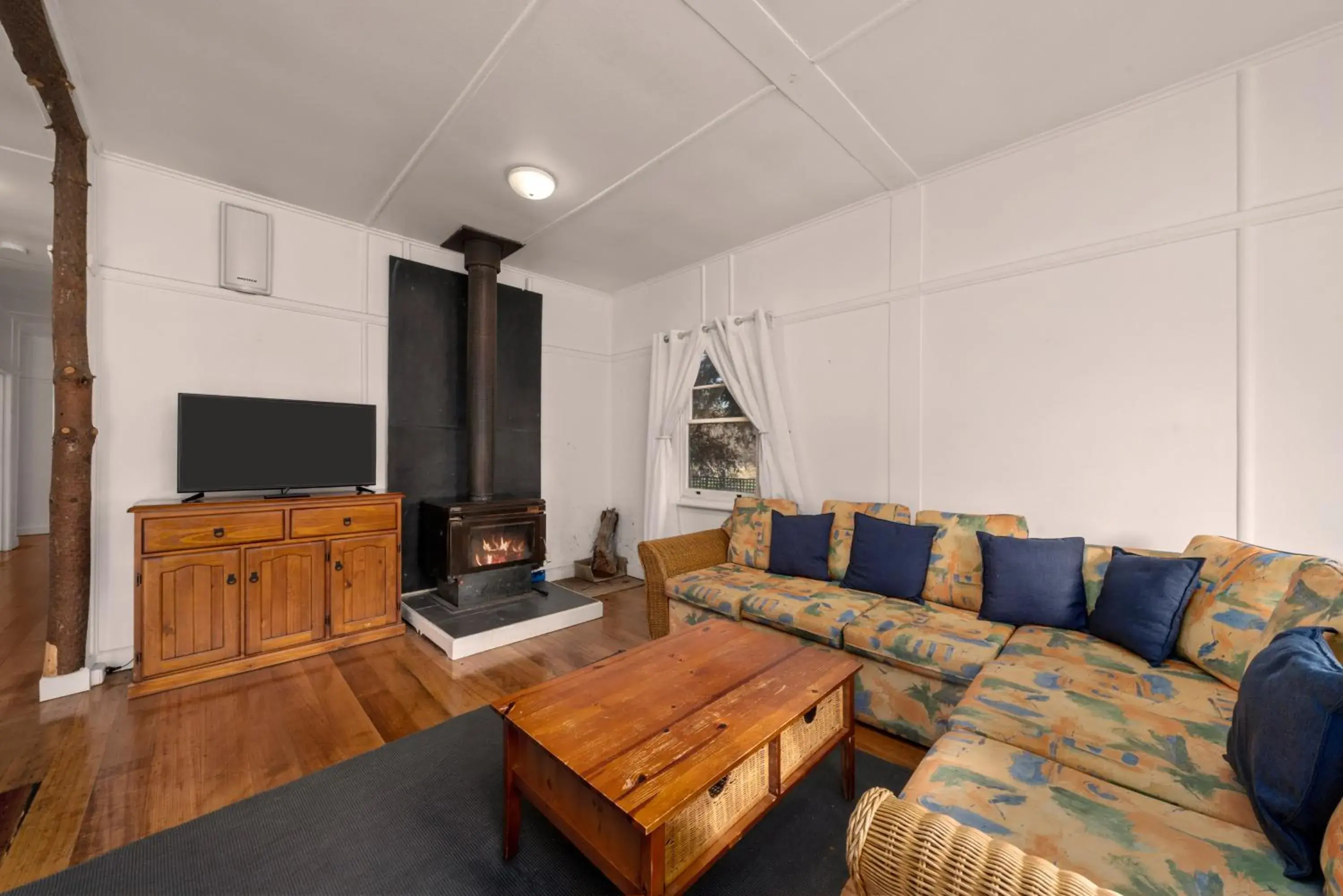 Five-Bedroom House in Giants Table and Cottages Five-Bedroom House in Giants Table and Cottages