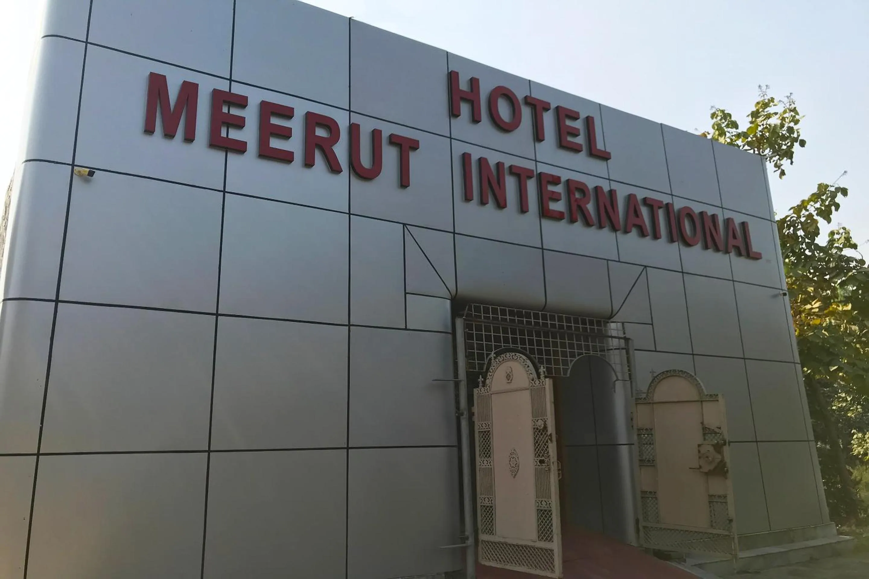 Facade/entrance in Hotel O Meerut International