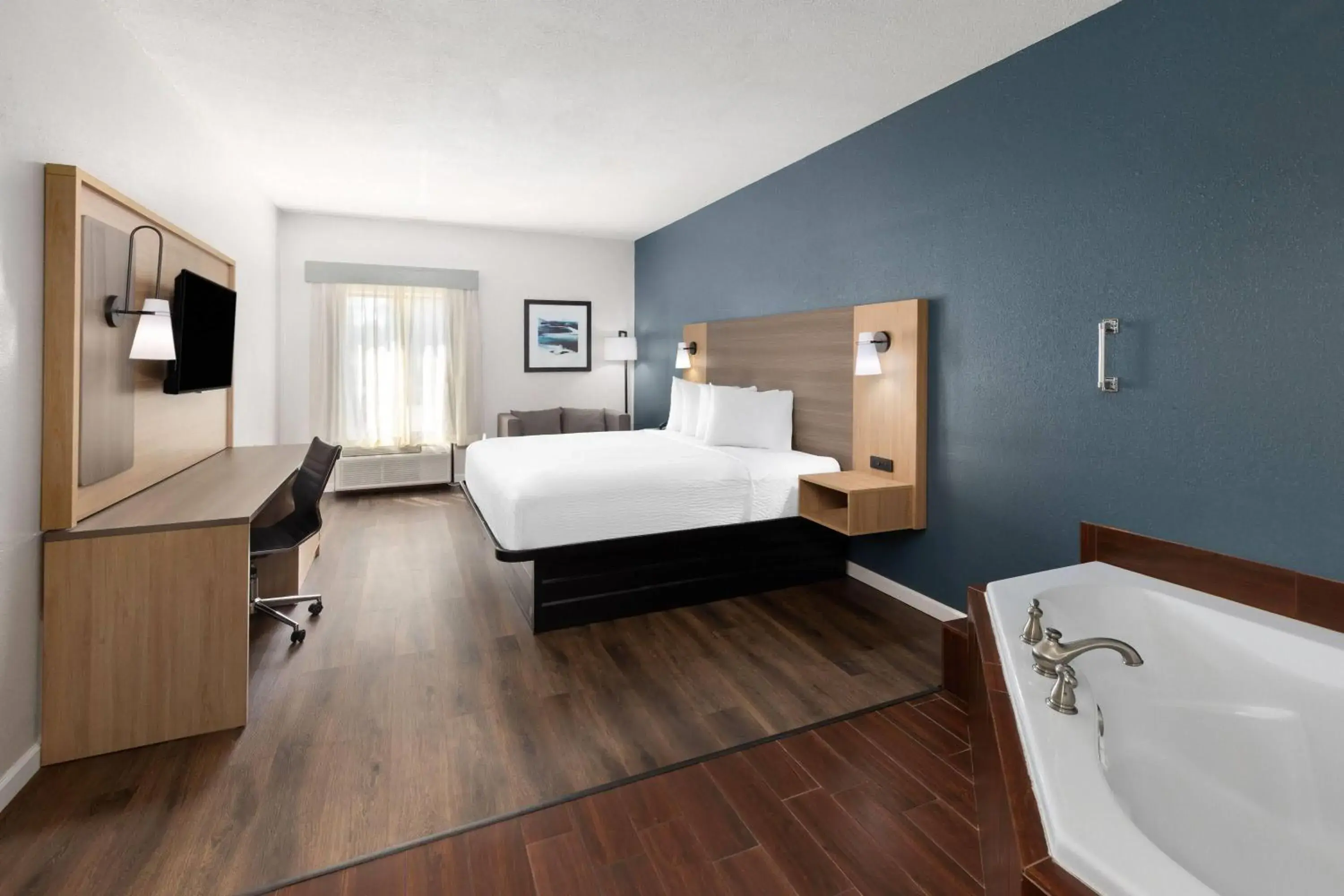 Deluxe King Studio Suite - Non-Smoking in Baymont by Wyndham Moss Point Deluxe King Studio Suite - Non-Smoking in Baymont by Wyndham Moss Point