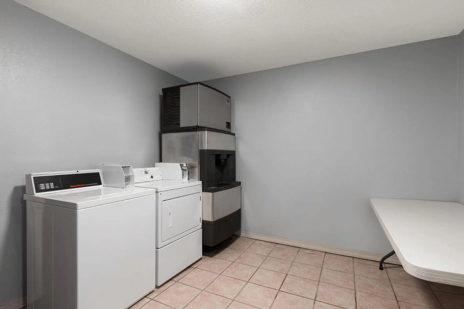 laundry in Baymont by Wyndham Moss Point Pascagoula