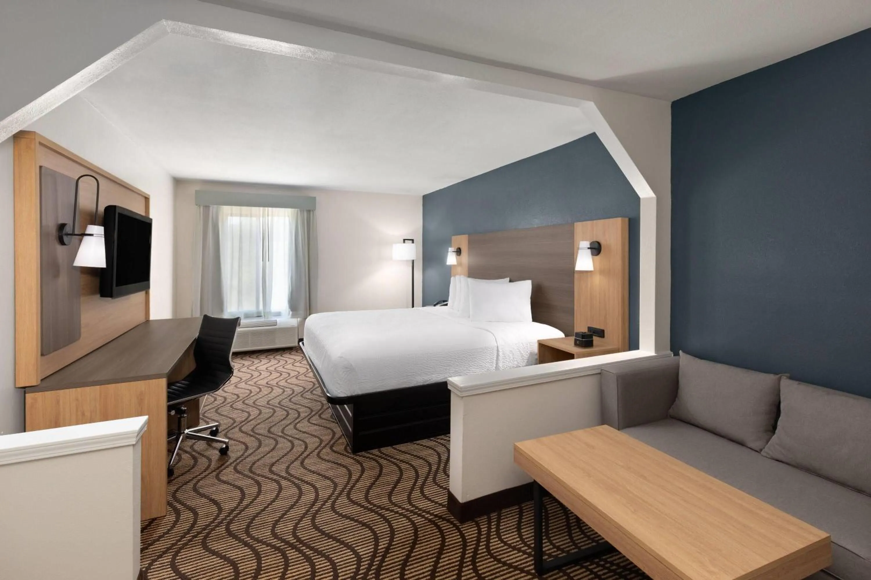 Photo of the whole room, Bed in Baymont by Wyndham Moss Point Pascagoula