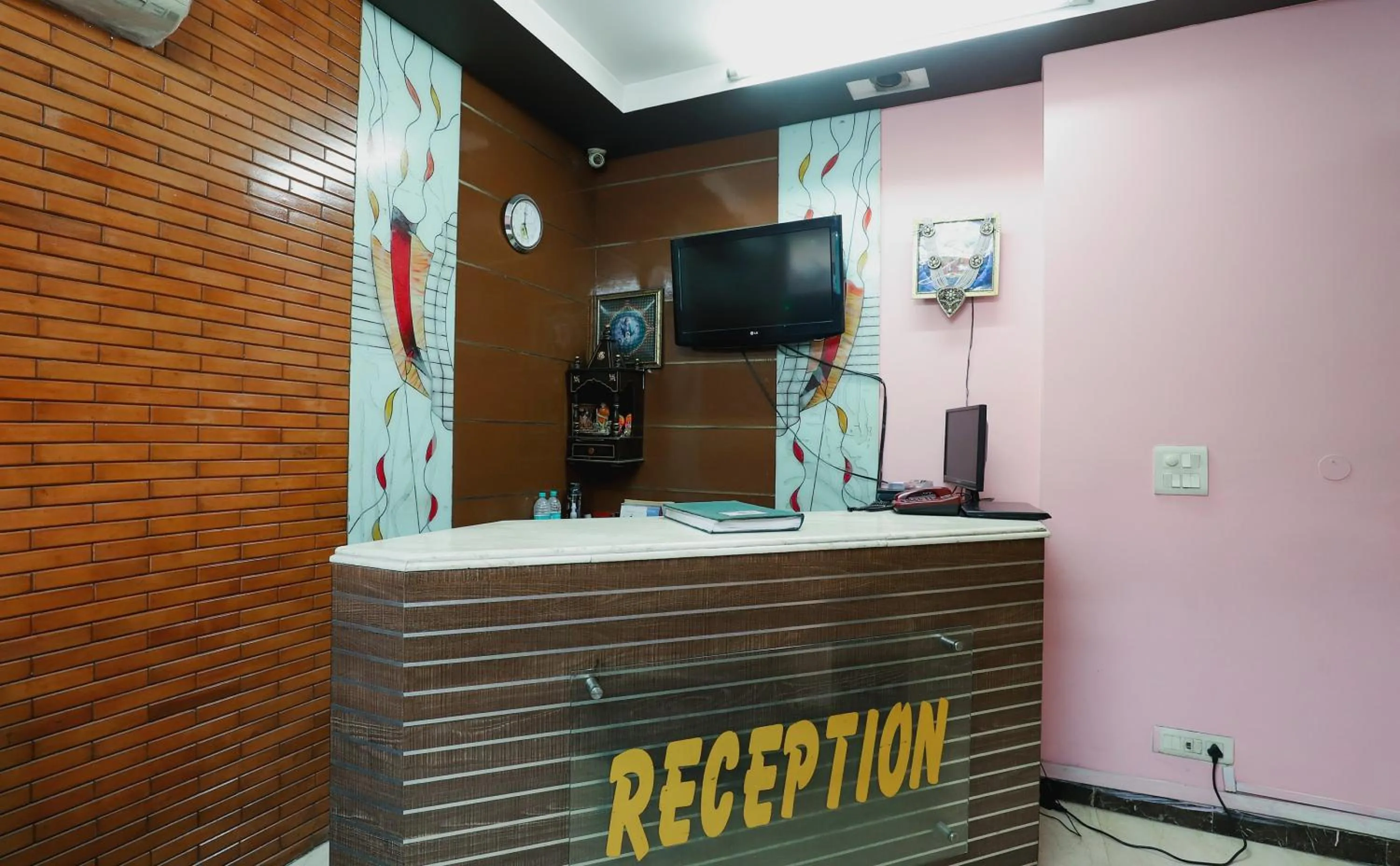 Lobby or reception in Super Hotel O J P Inn Near Patel Nagar Metro Station