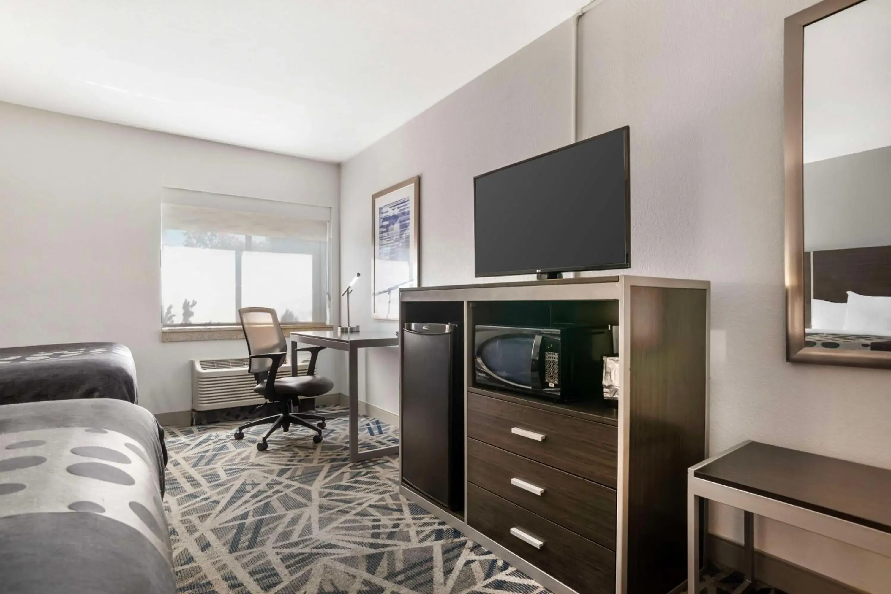 Bedroom in Best Western Montgomery I-85 North Bedroom in Best Western Montgomery I-85 North