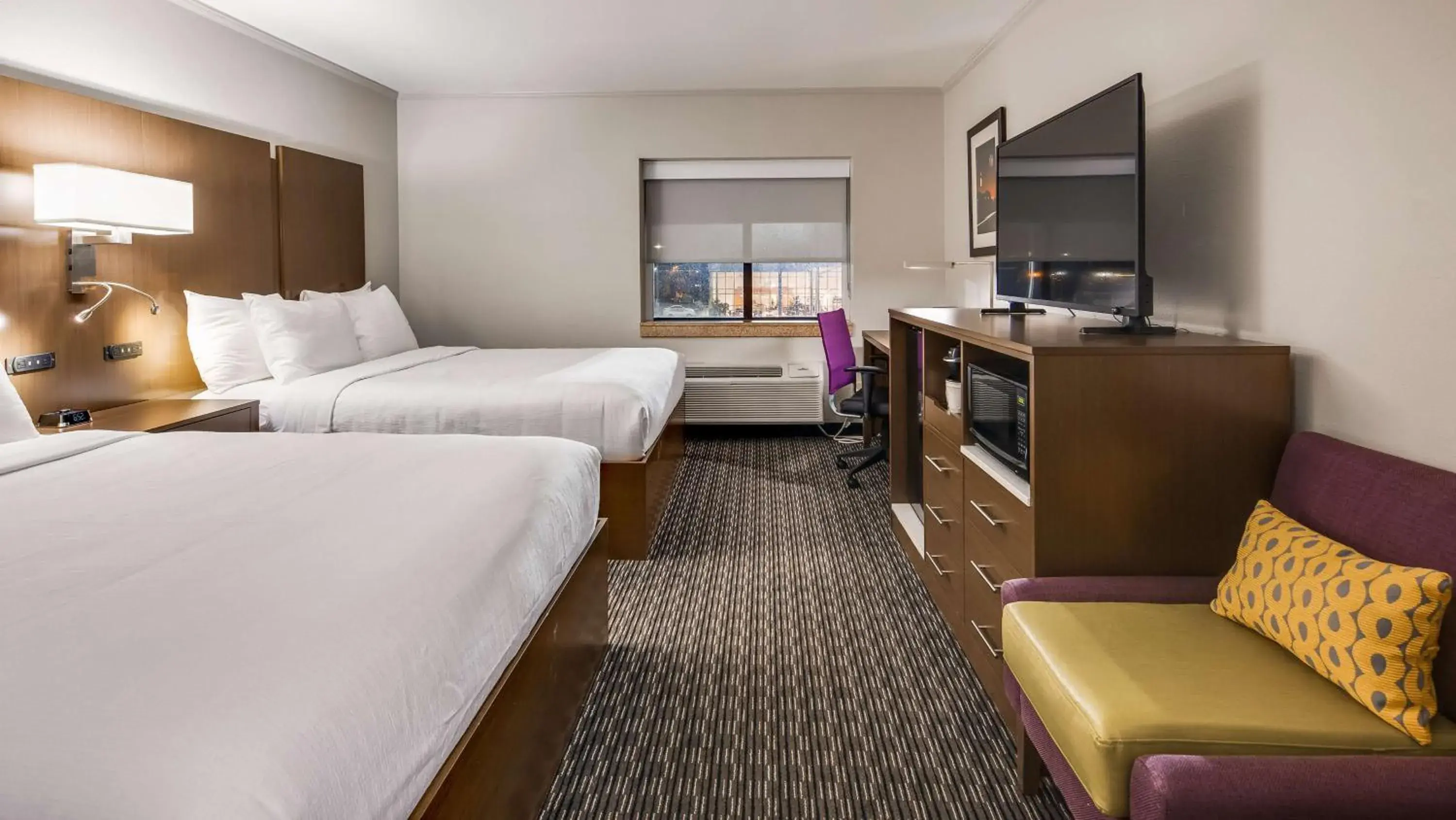 Photo of the whole room, Bed in Best Western Huntsville Photo of the whole room, Bed in Best Western Huntsville